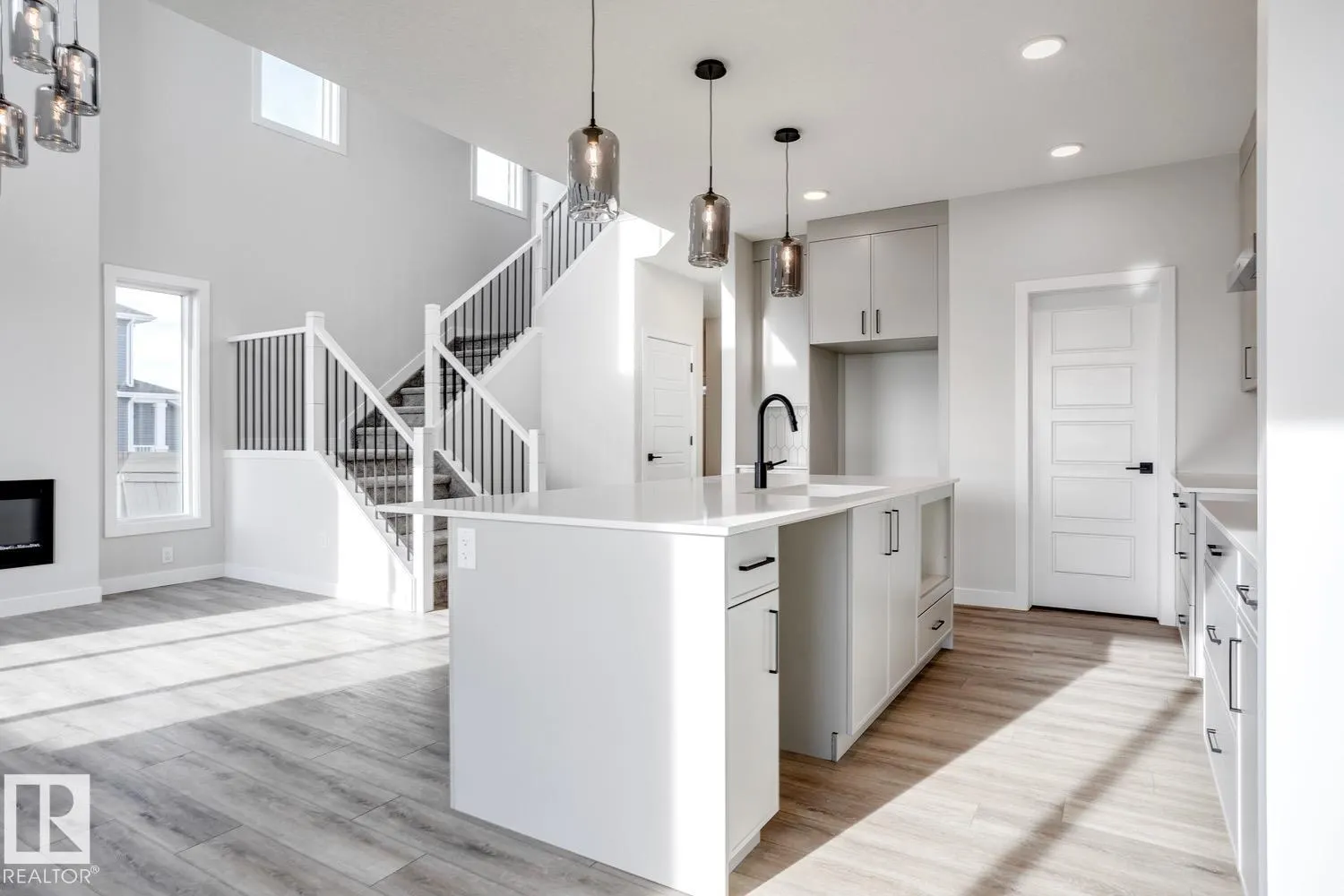 187 CALEDON Crescent