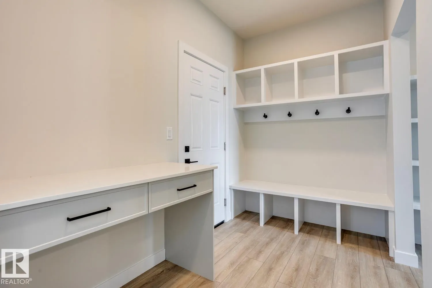 187 CALEDON Crescent