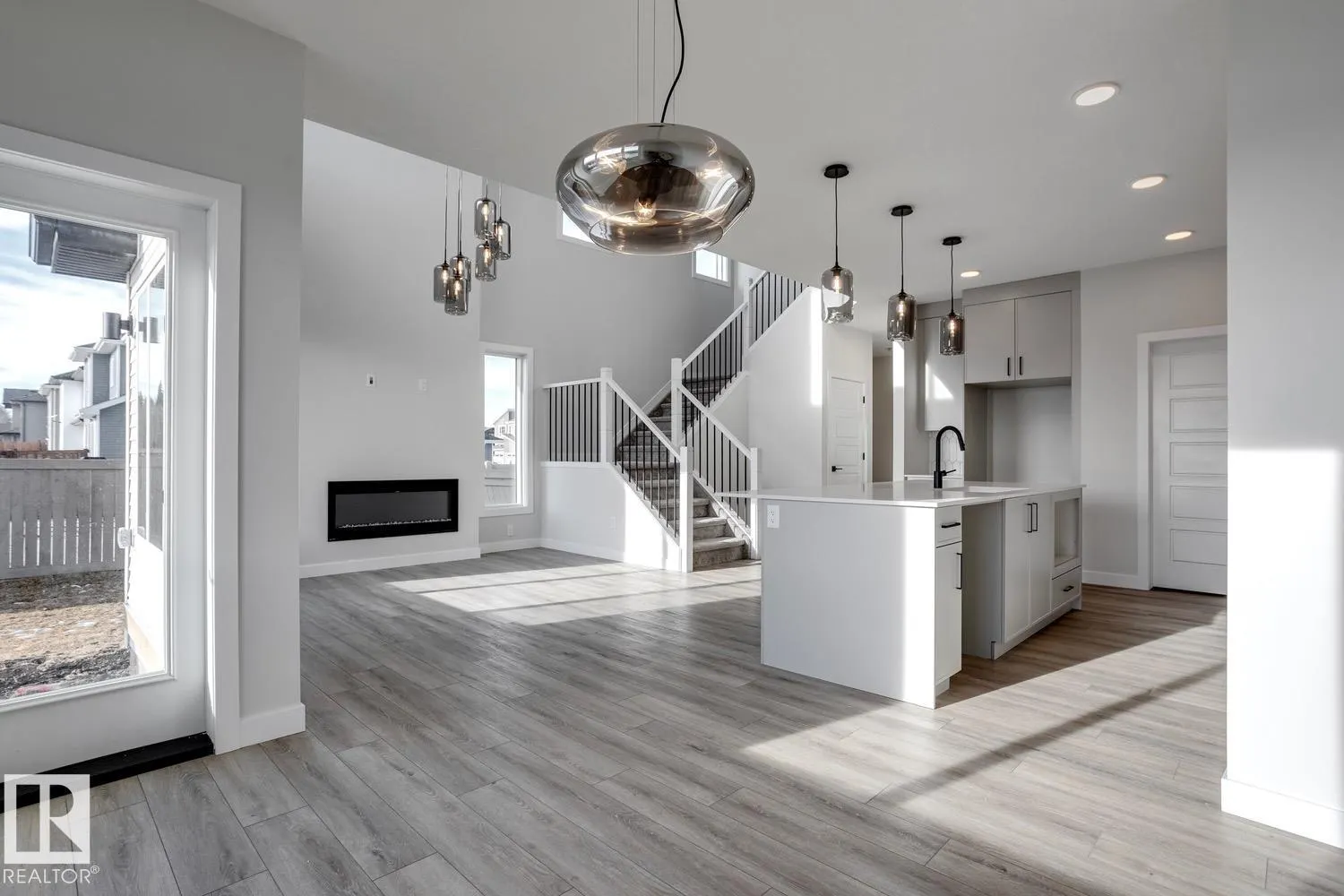 187 CALEDON Crescent