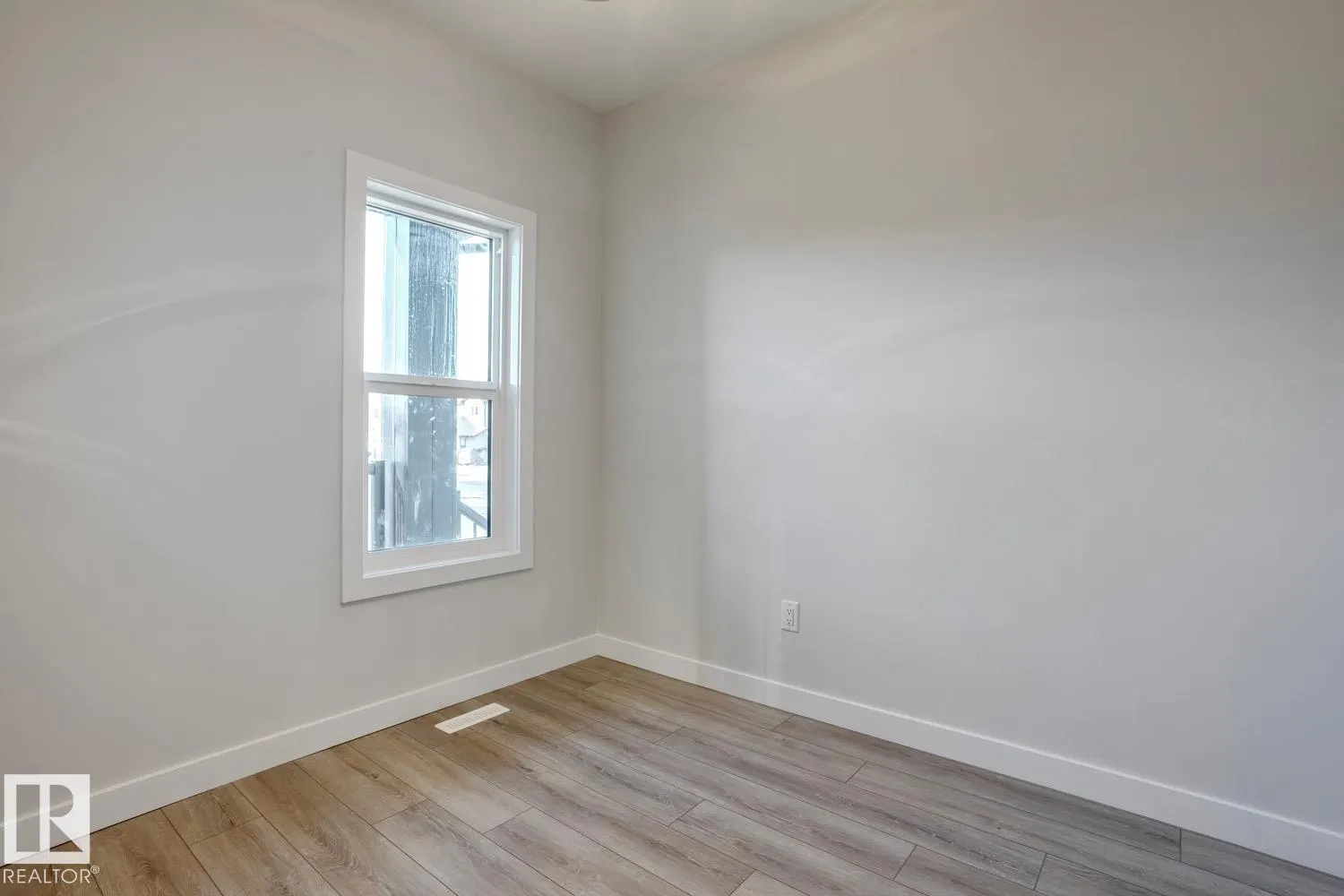 187 CALEDON Crescent