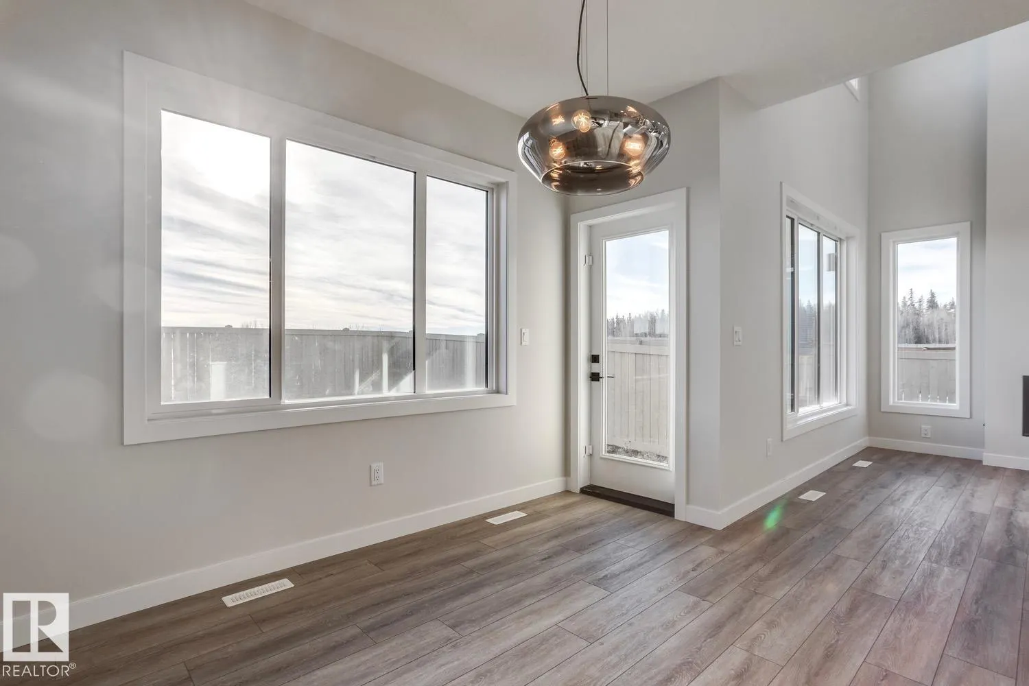 187 CALEDON Crescent