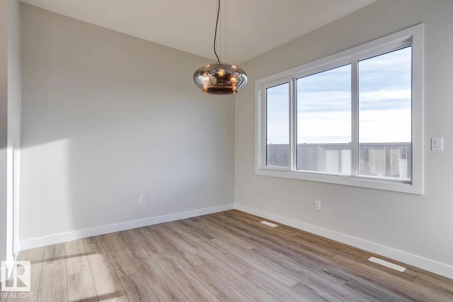 187 CALEDON Crescent