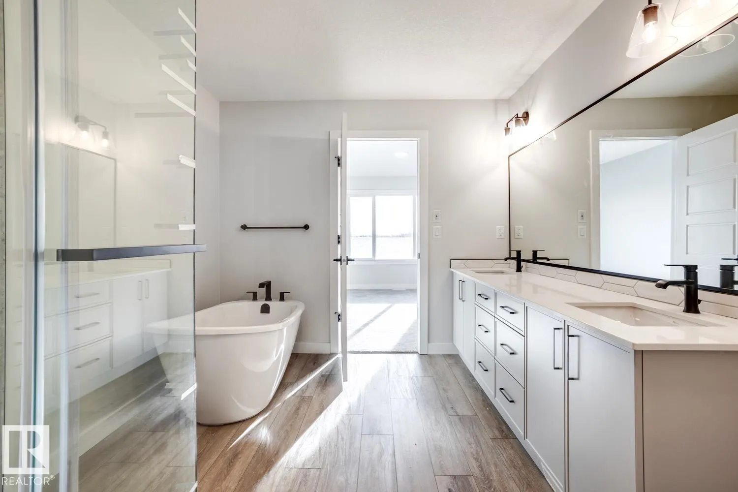 187 CALEDON Crescent