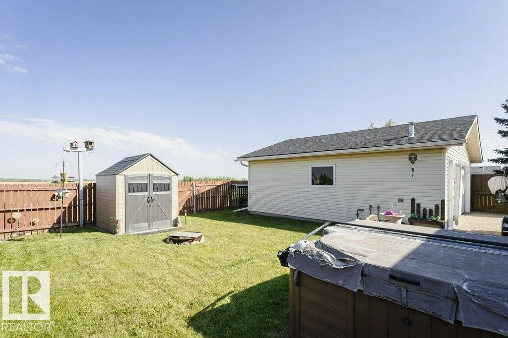 4546 56 Avenue