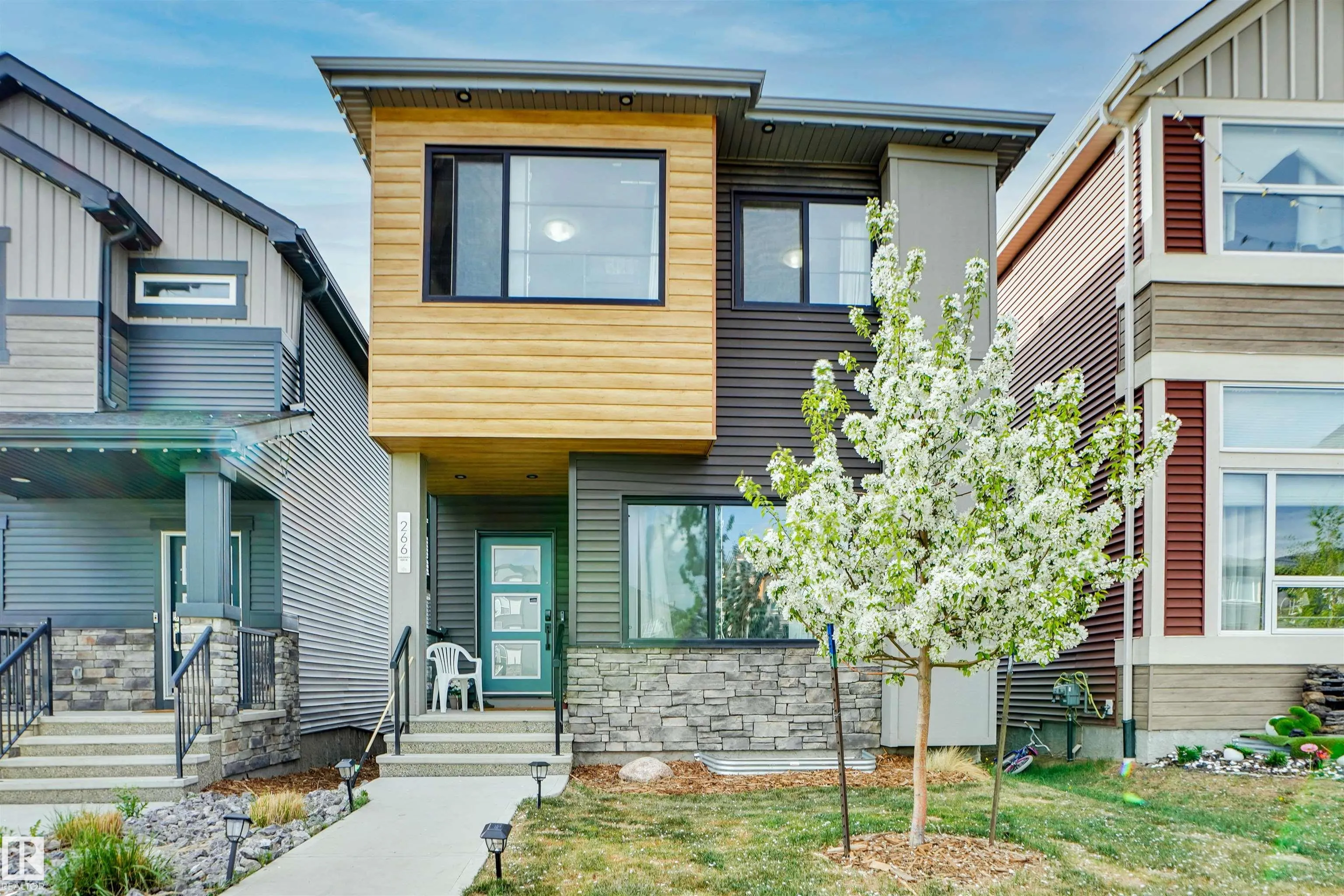 266 CHARLESWORTH Drive