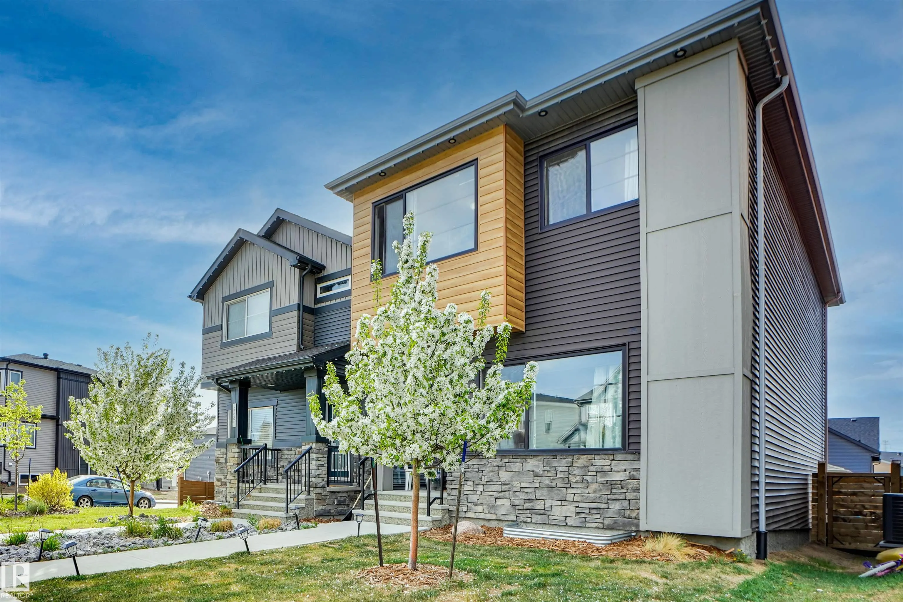 266 CHARLESWORTH Drive