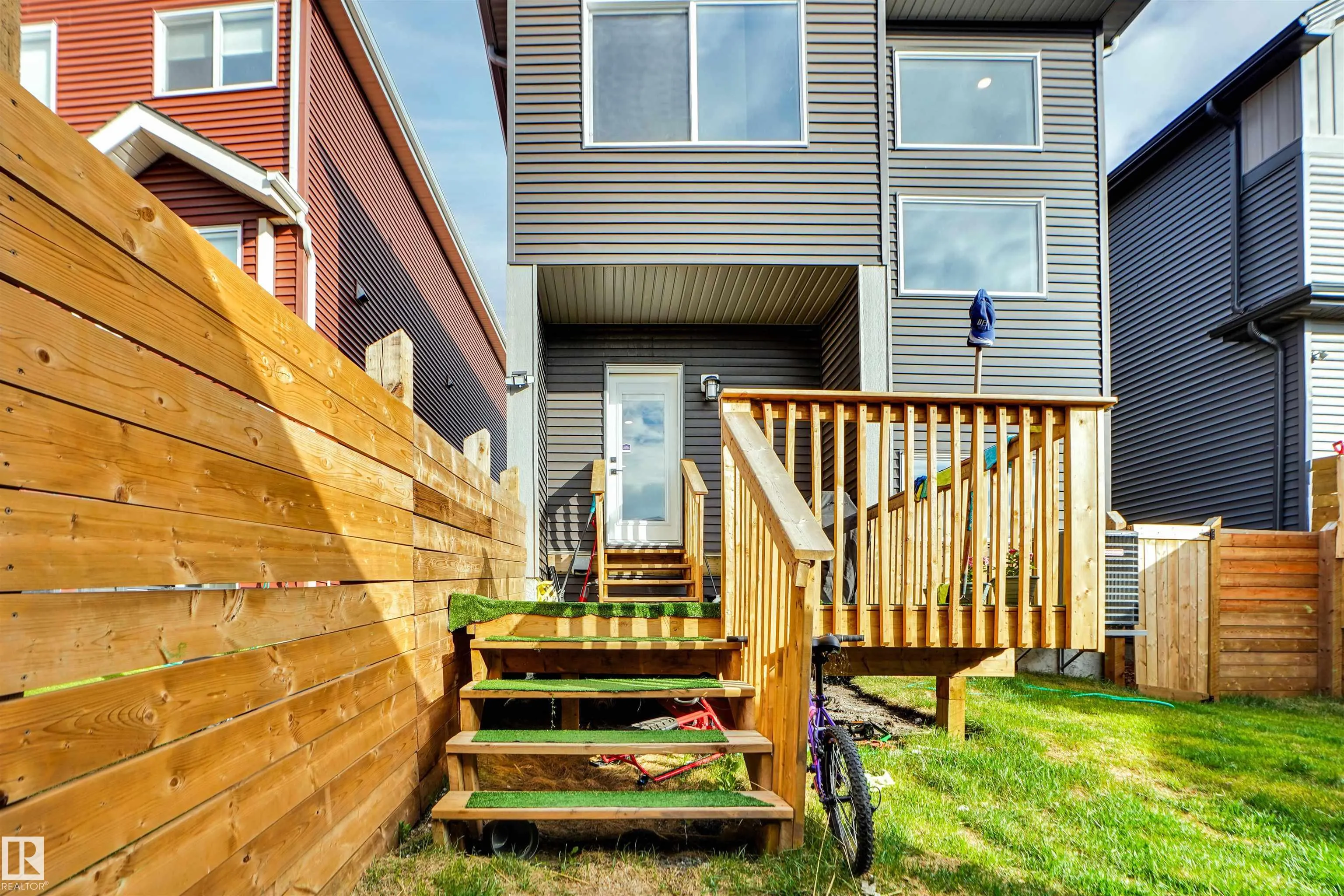 266 CHARLESWORTH Drive