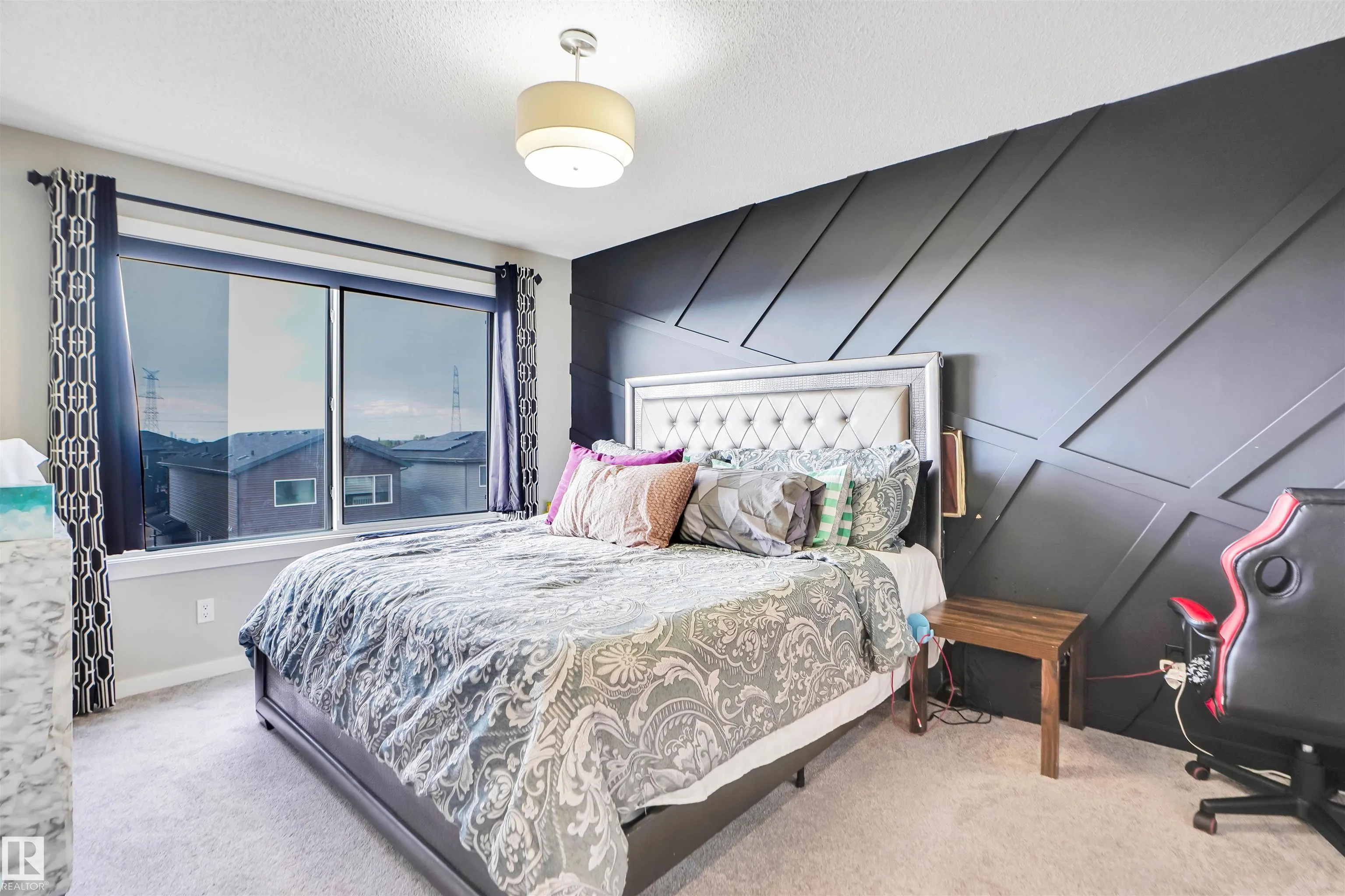 266 CHARLESWORTH Drive