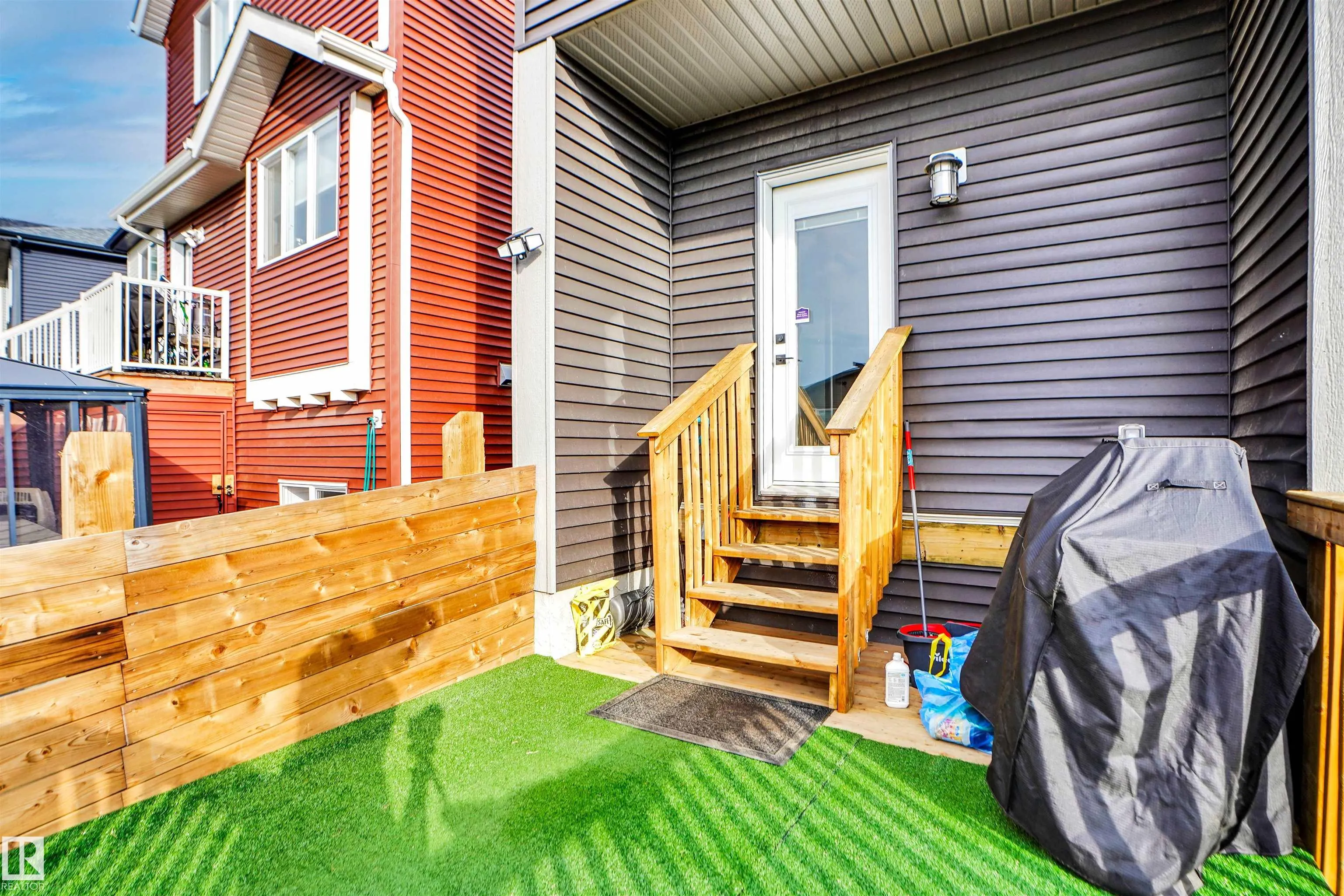 266 CHARLESWORTH Drive