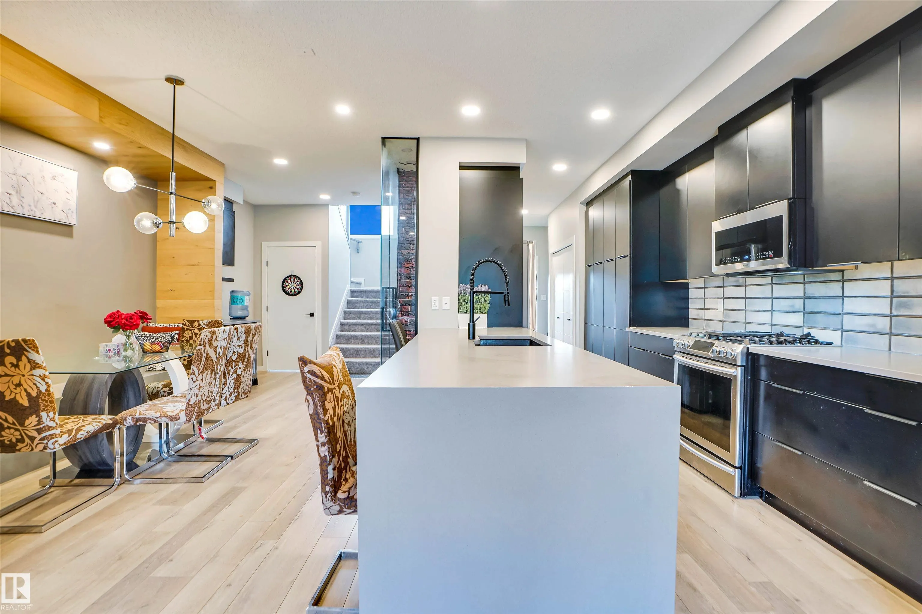 266 CHARLESWORTH Drive