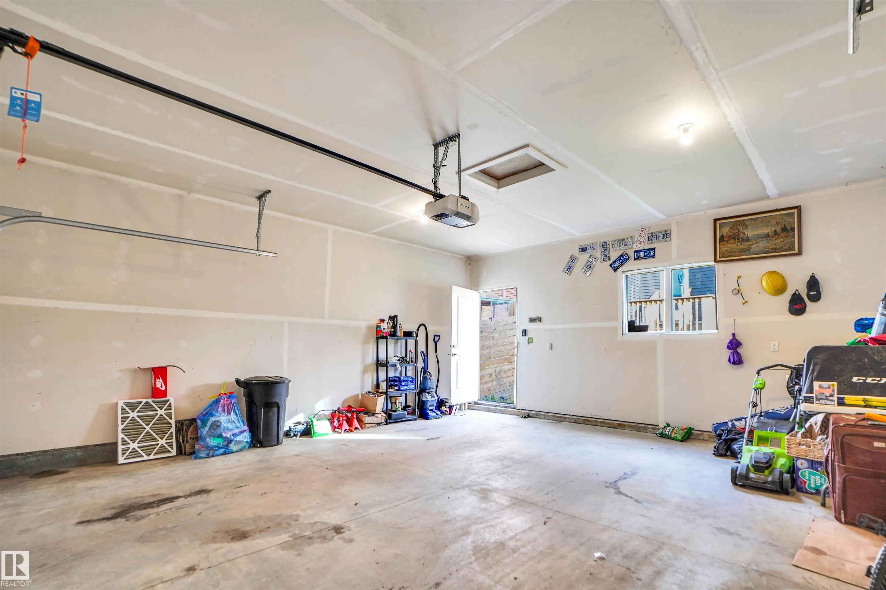 266 CHARLESWORTH Drive