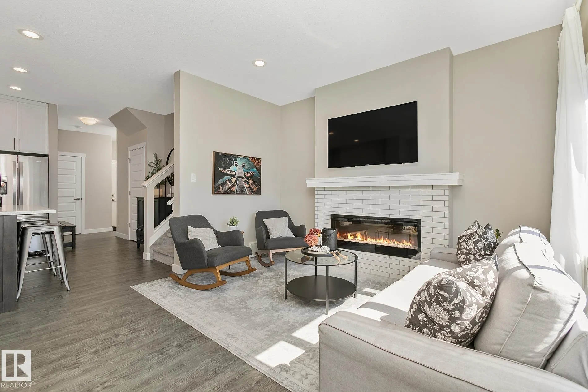 7419 CREIGHTON Place