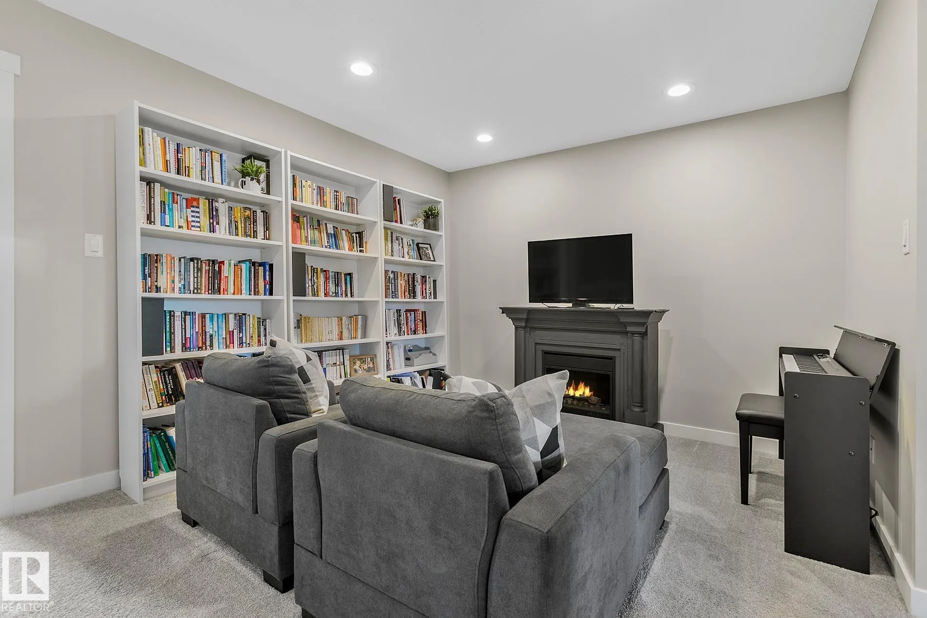 7419 CREIGHTON Place