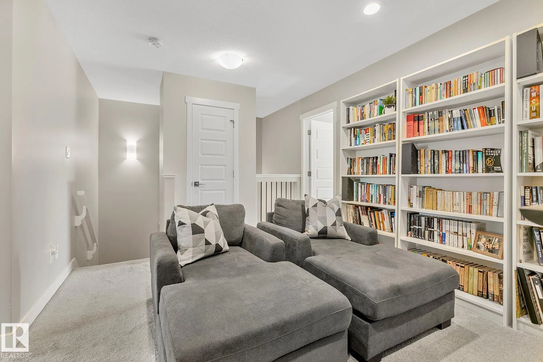 7419 CREIGHTON Place