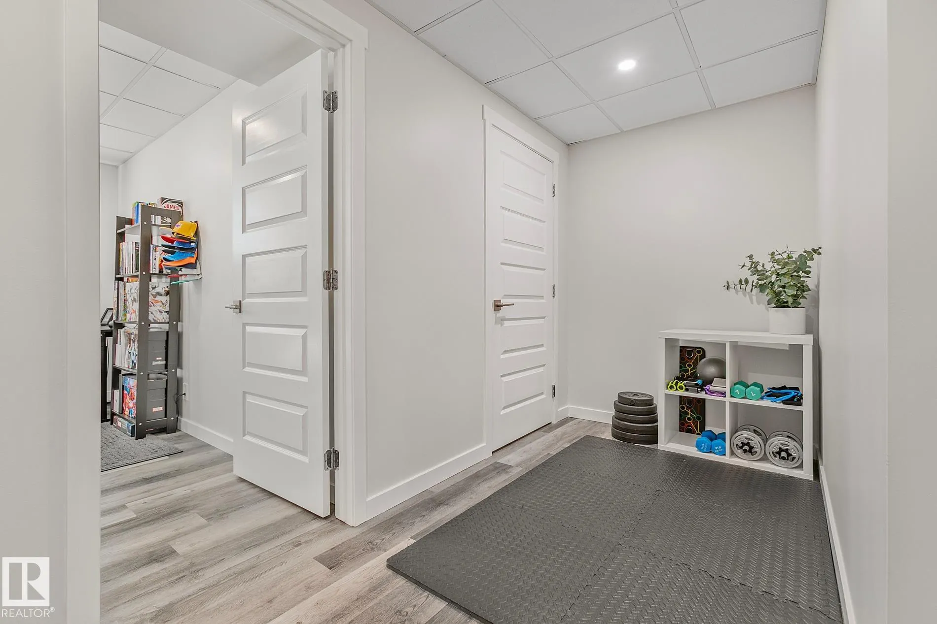 7419 CREIGHTON Place