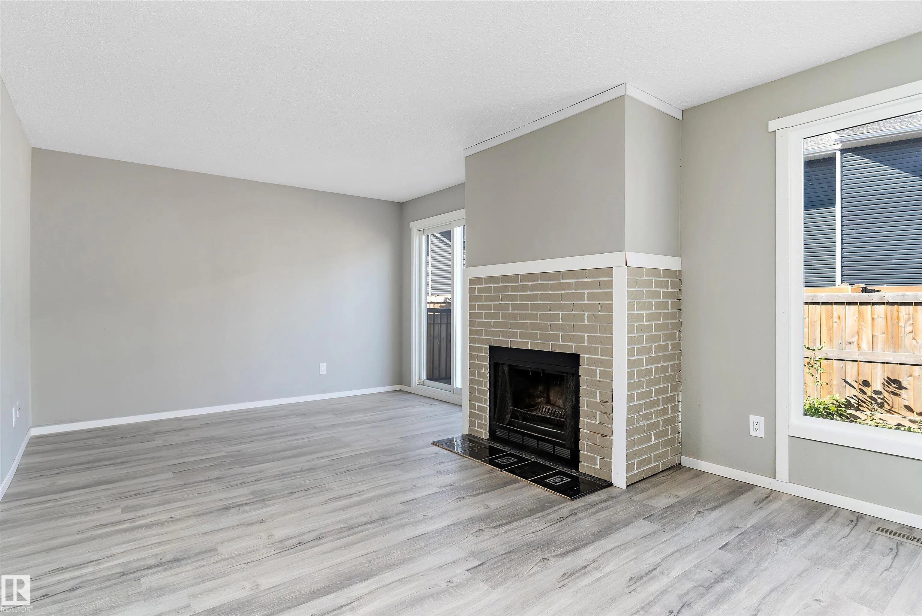 467 DUNLUCE Road