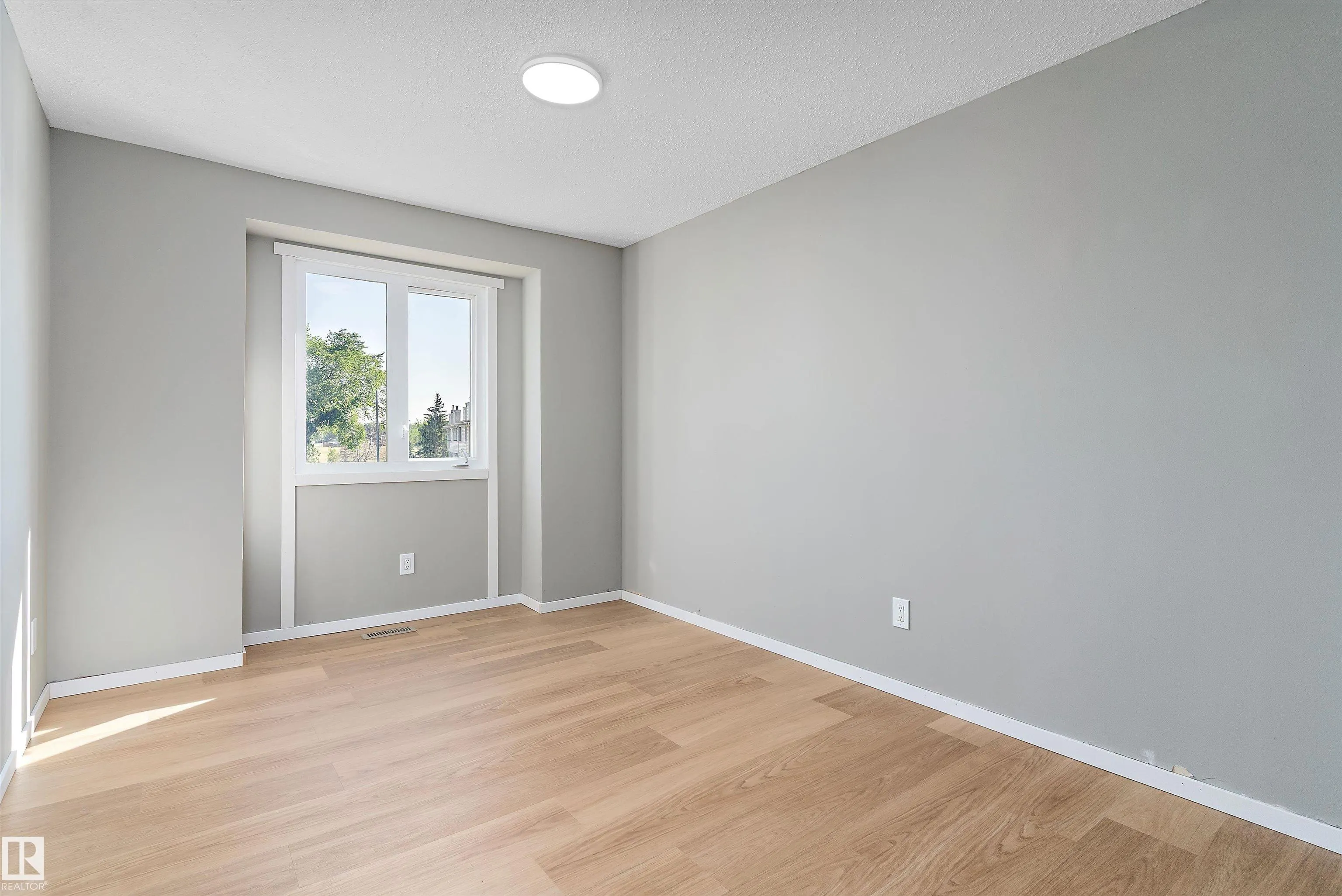 467 DUNLUCE Road
