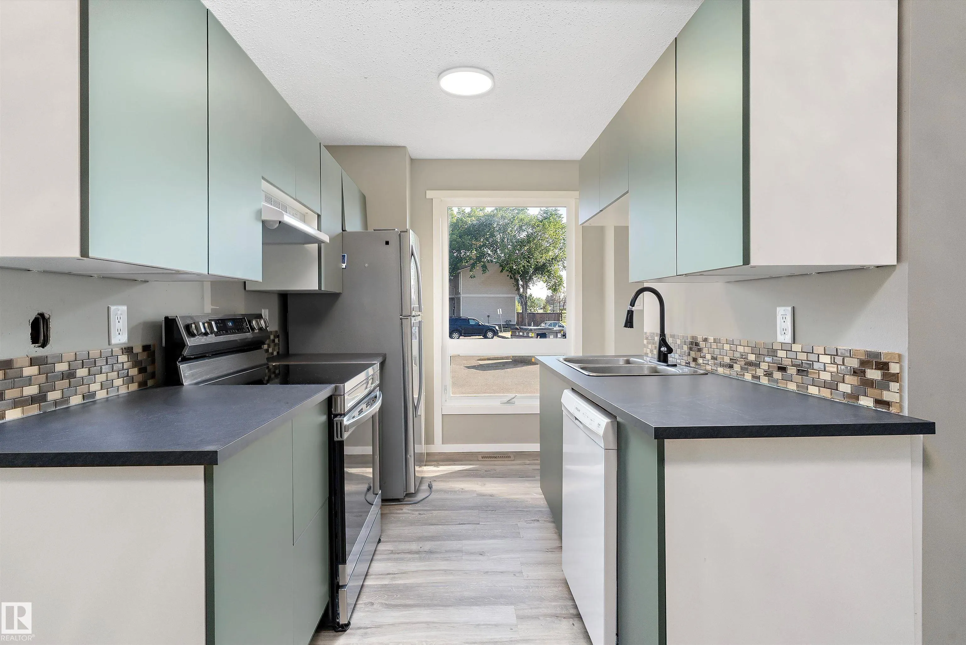 467 DUNLUCE Road