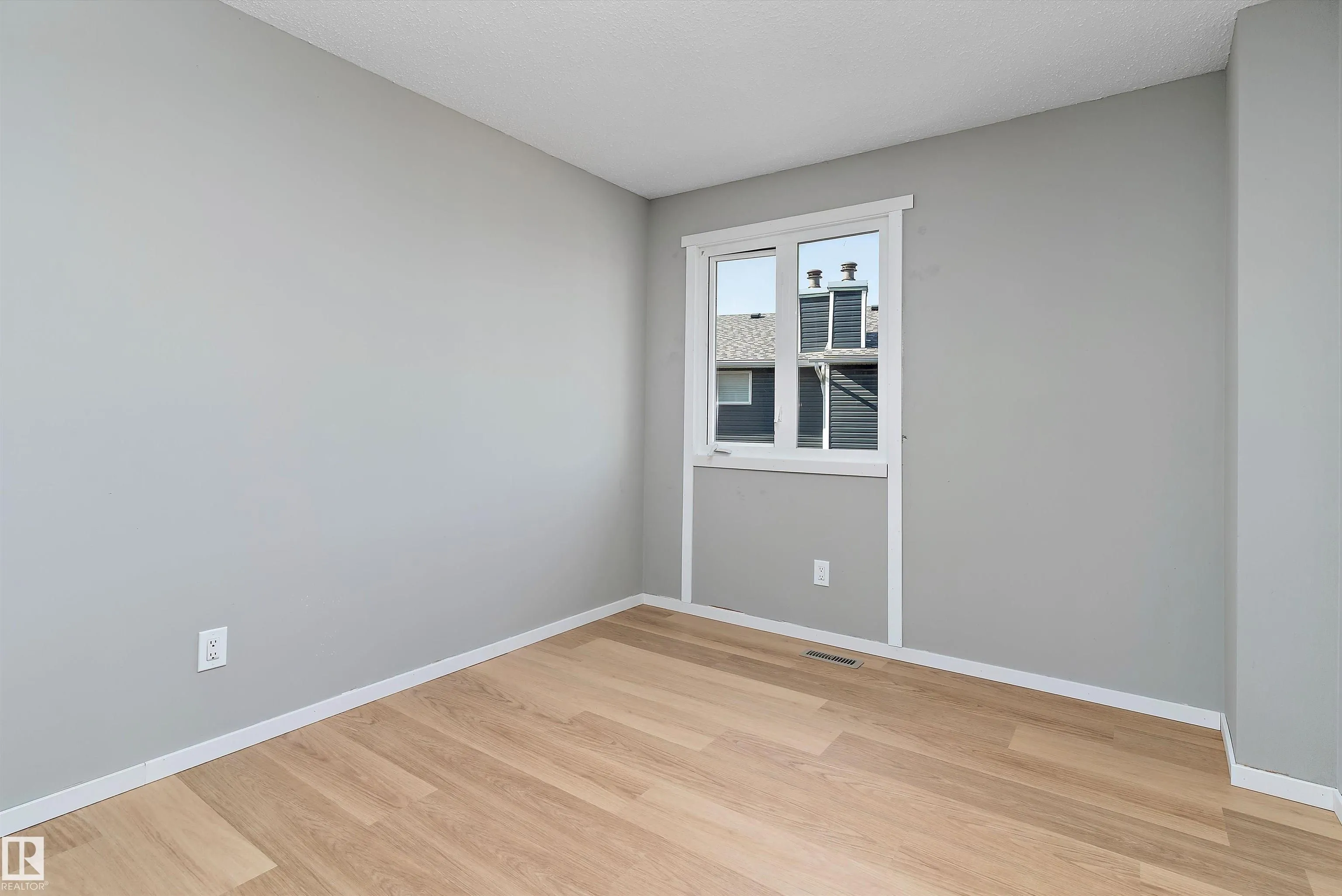 467 DUNLUCE Road