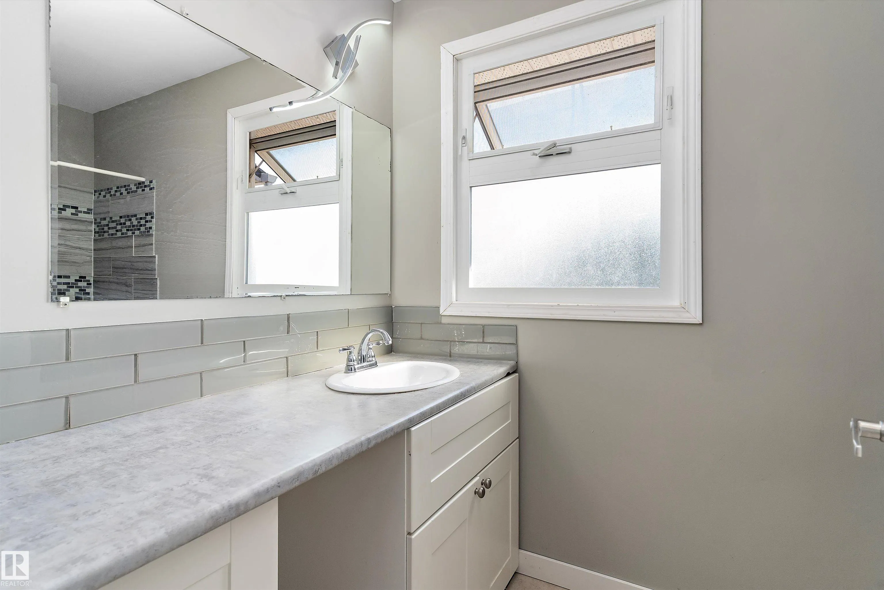 467 DUNLUCE Road