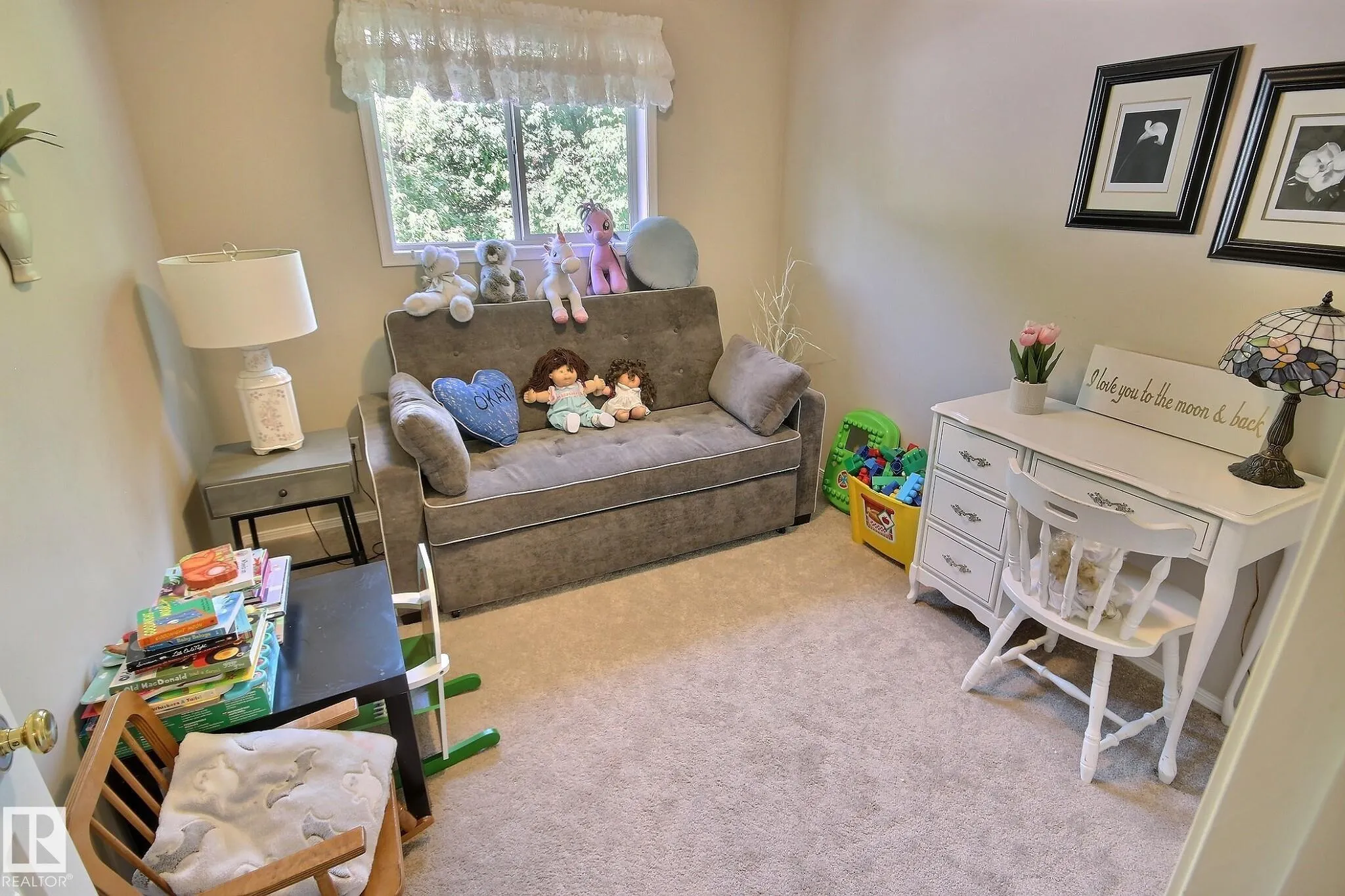 428 RAINBOW Crescent