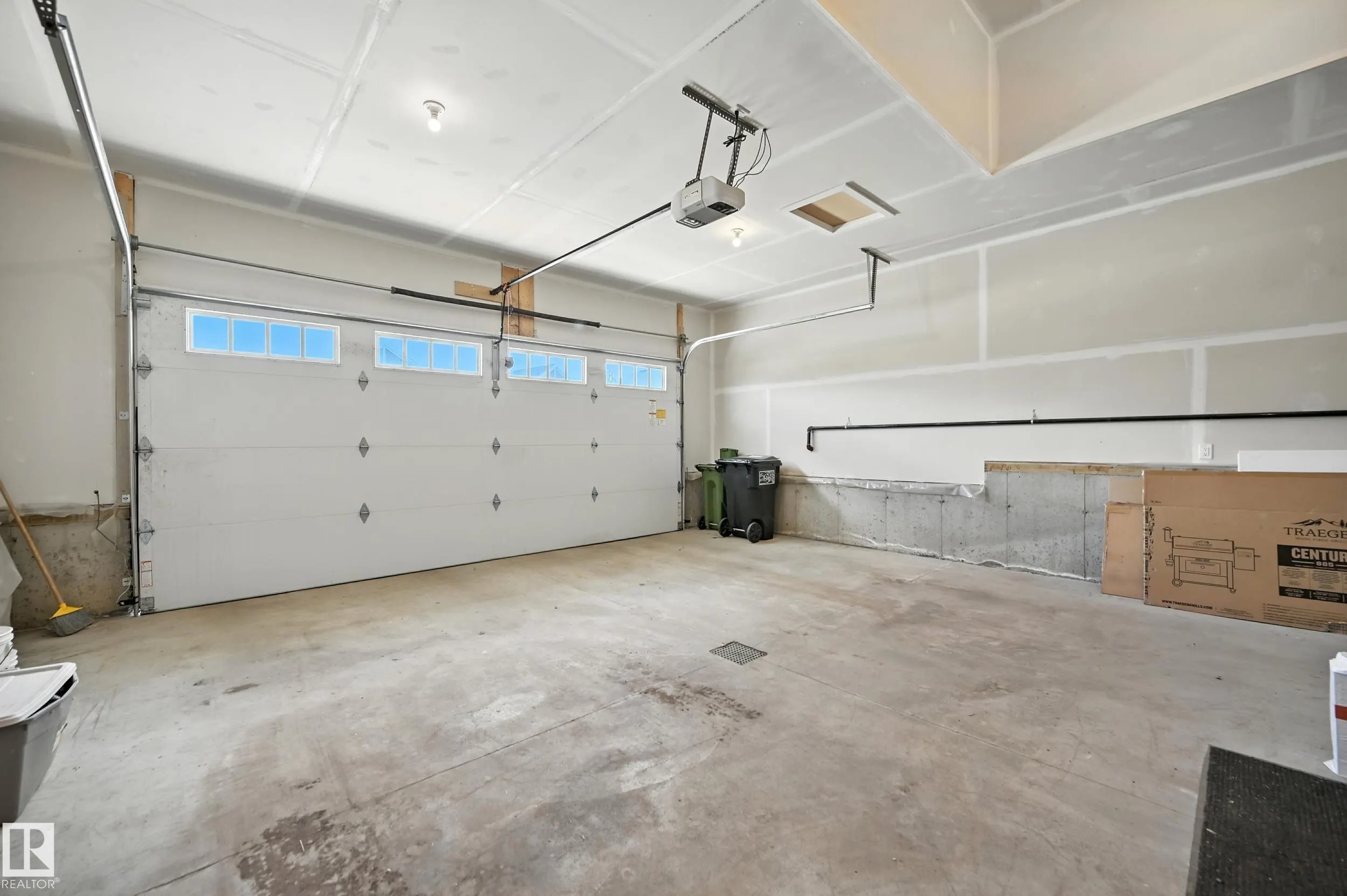 3384 CHICKADEE Drive