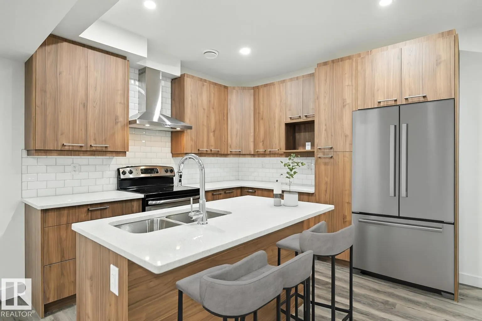 3384 CHICKADEE Drive