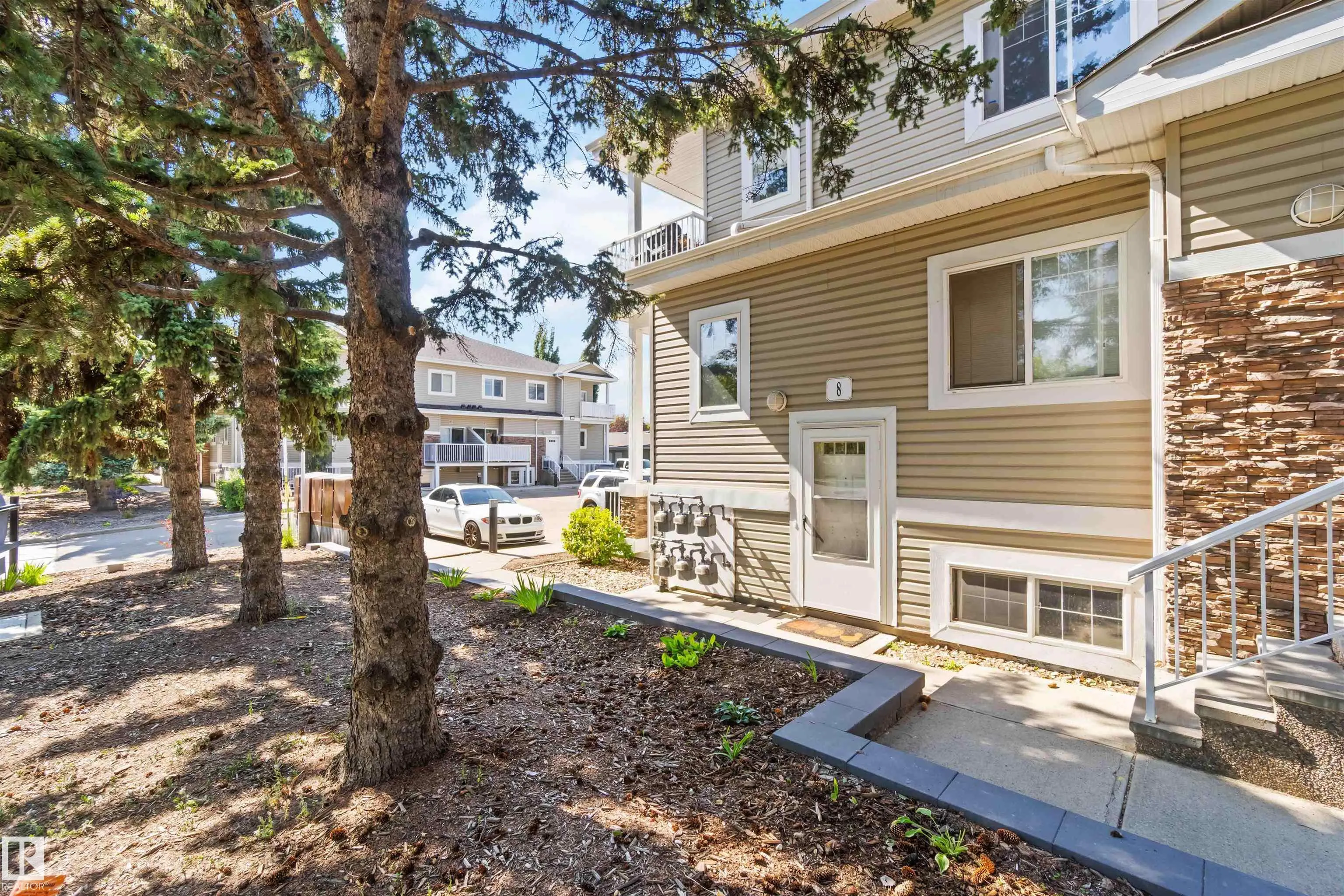 79 BELLEROSE Drive
