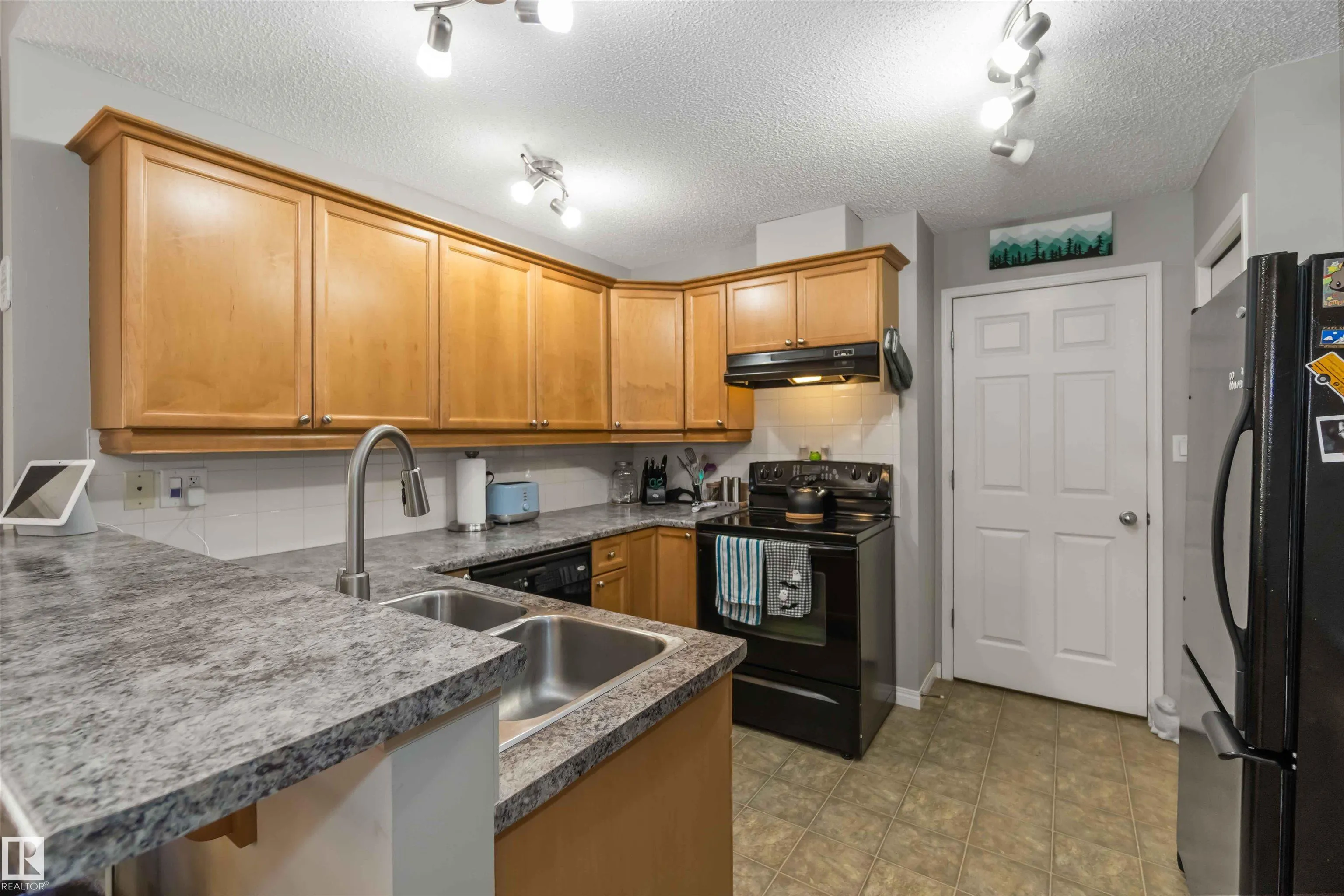 79 BELLEROSE Drive