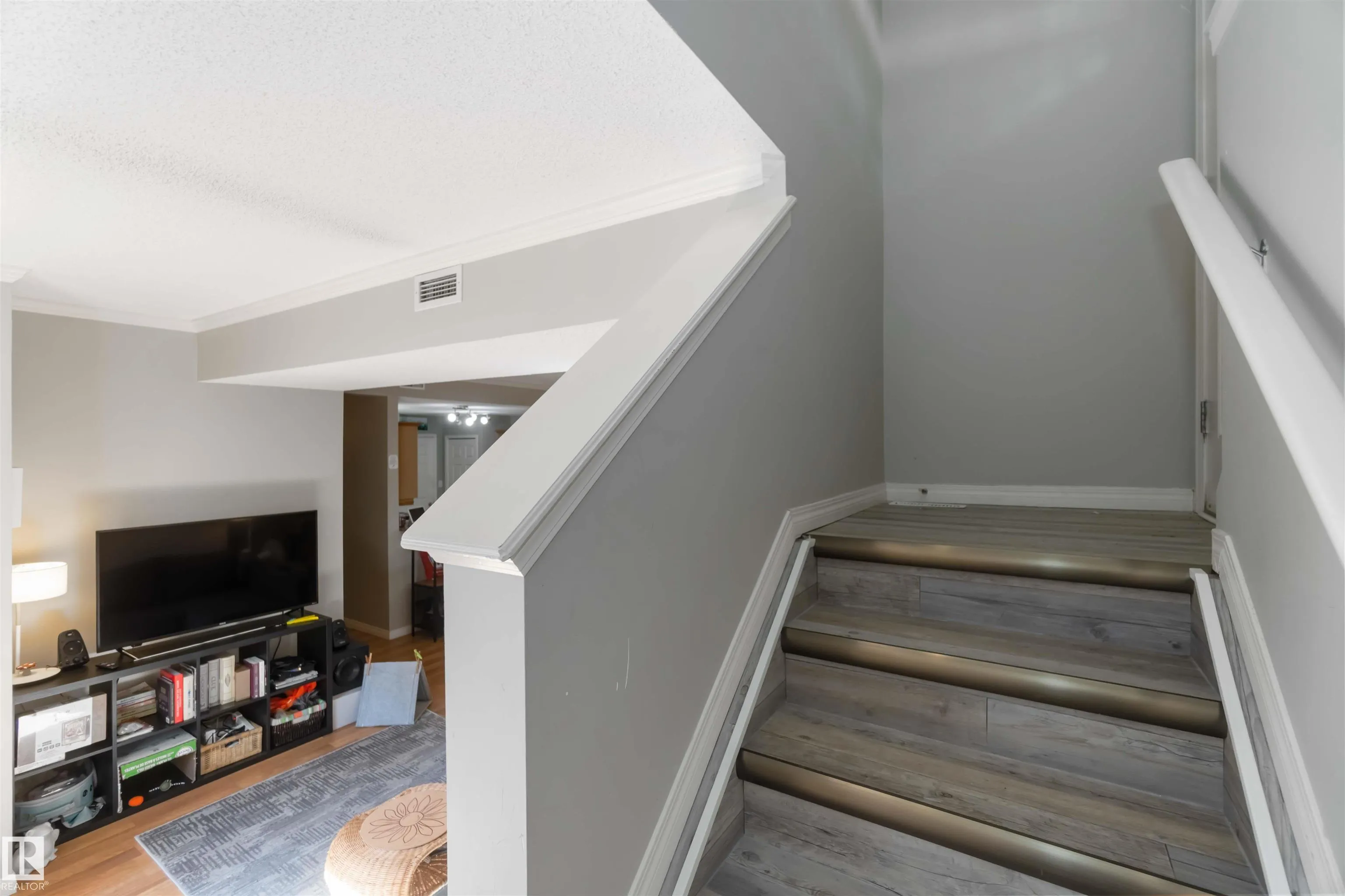 79 BELLEROSE Drive