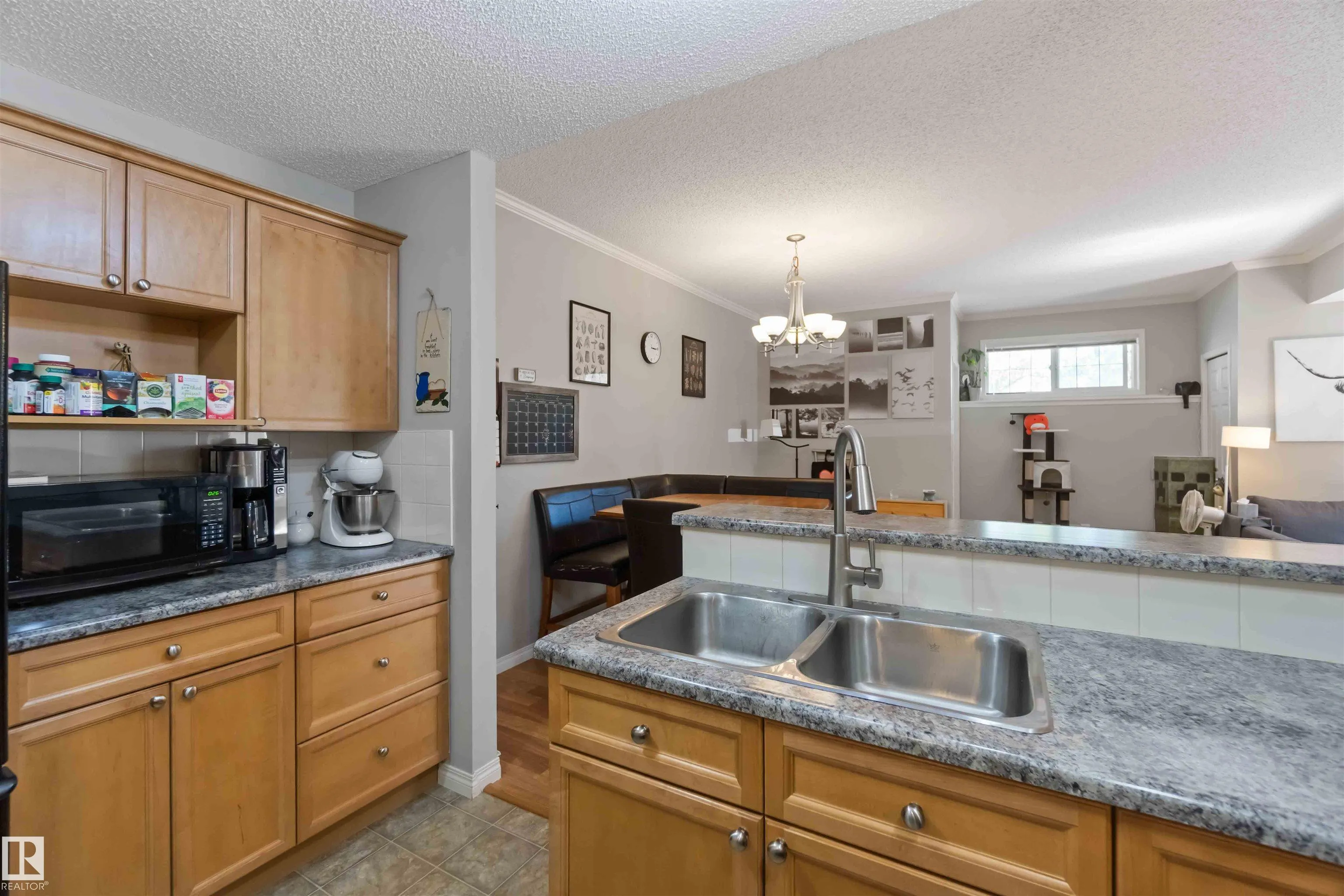 79 BELLEROSE Drive