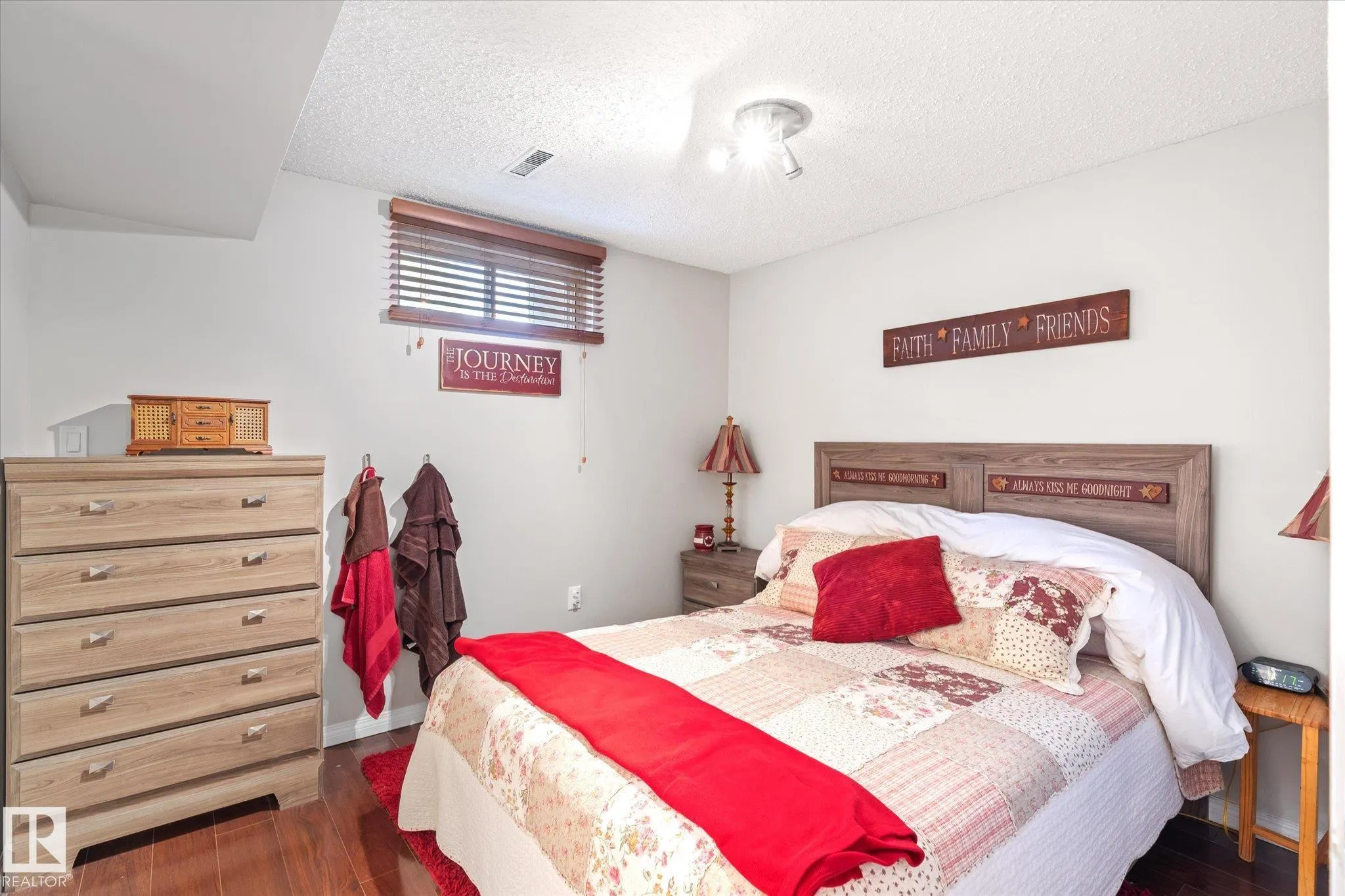 31 LORRAINE Crescent