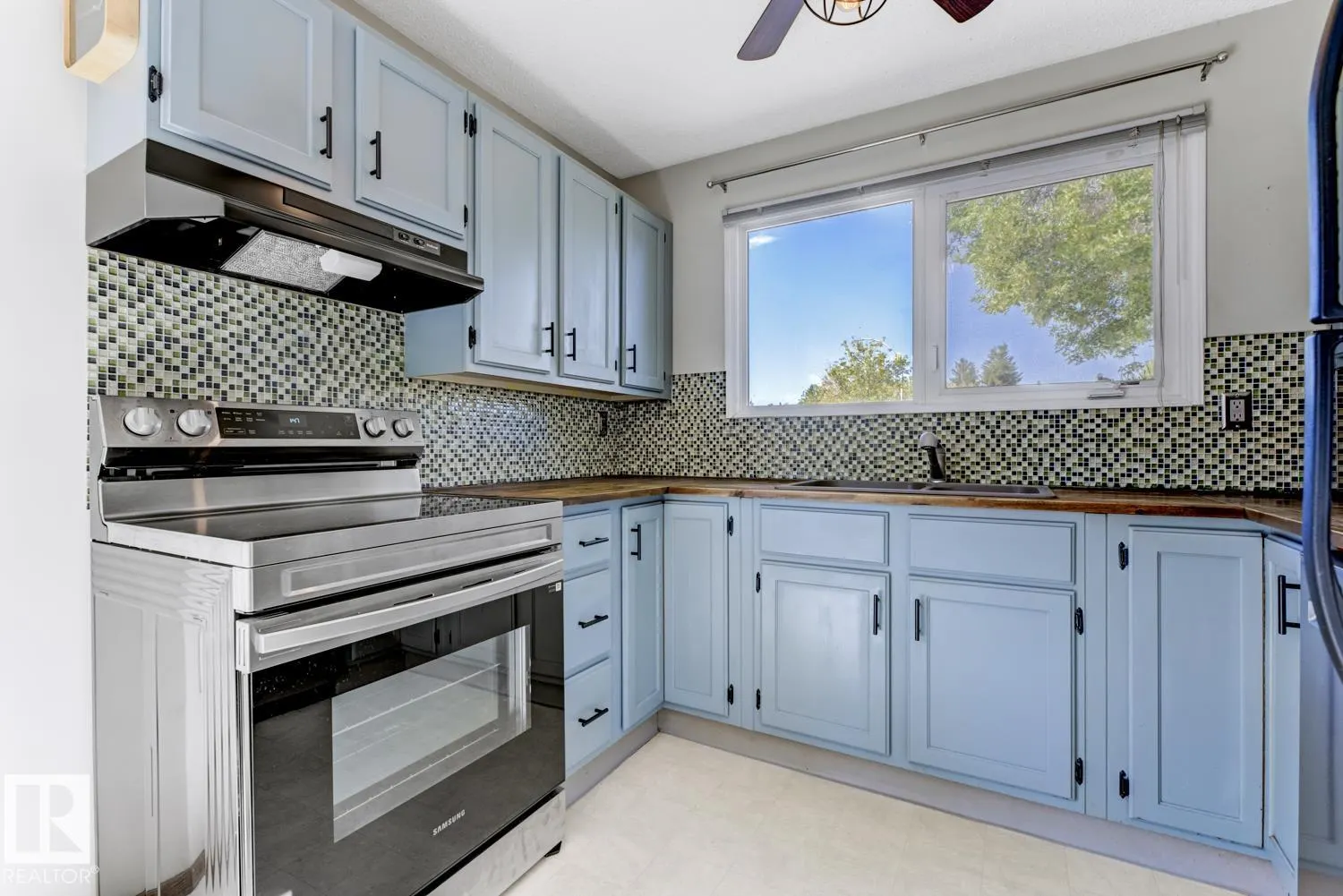 44 ATTWOOD Drive
