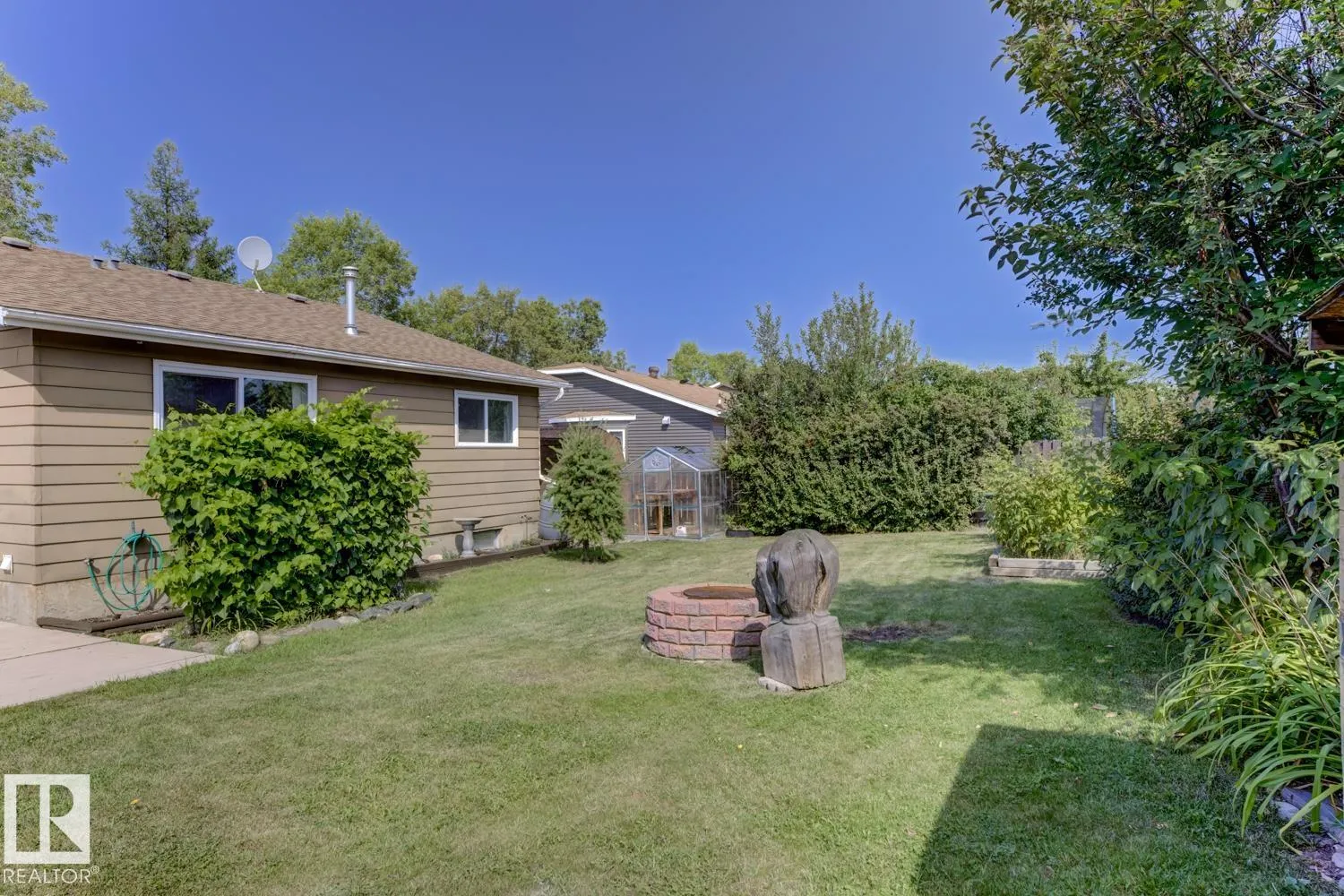 44 ATTWOOD Drive