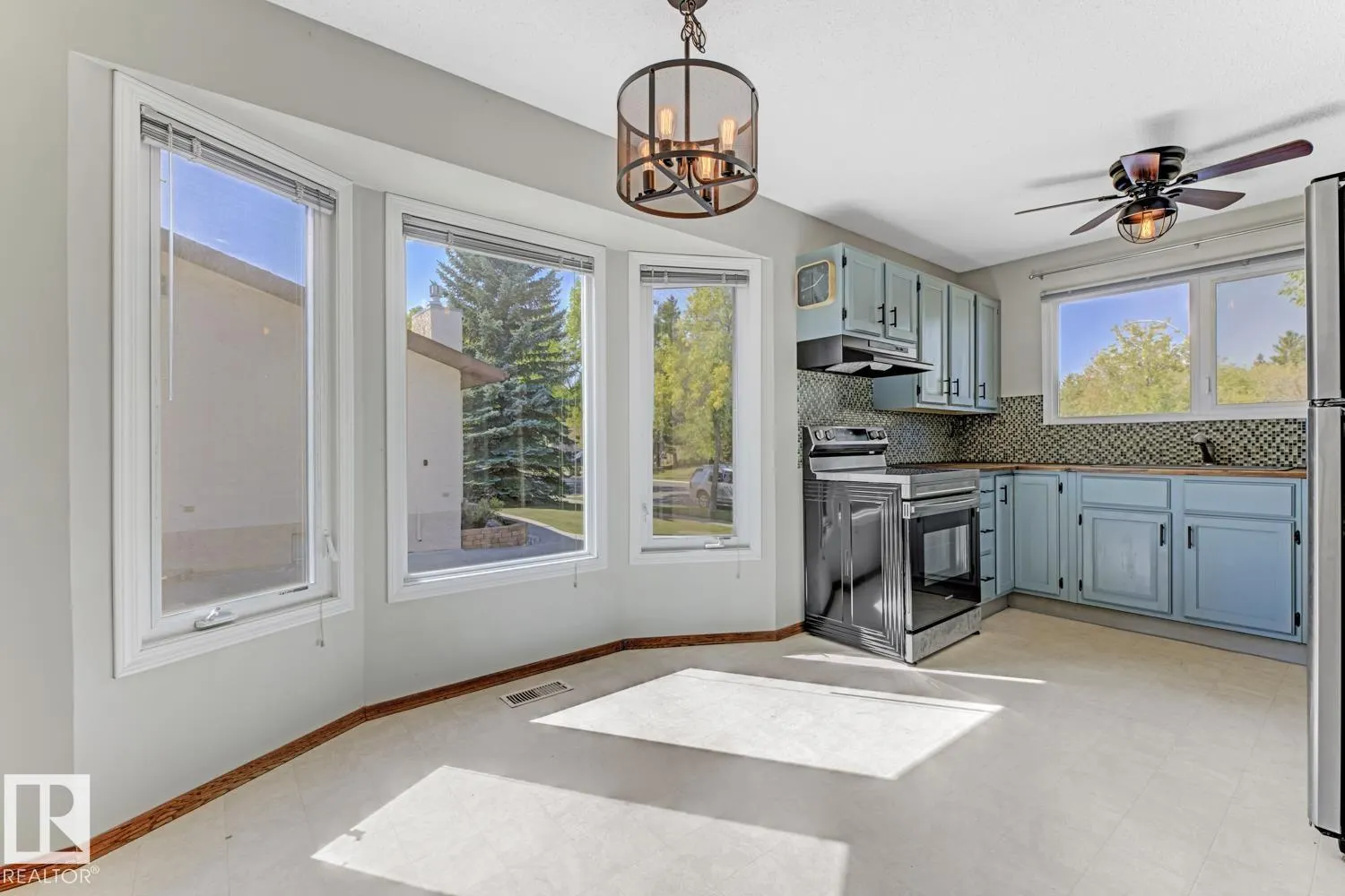 44 ATTWOOD Drive