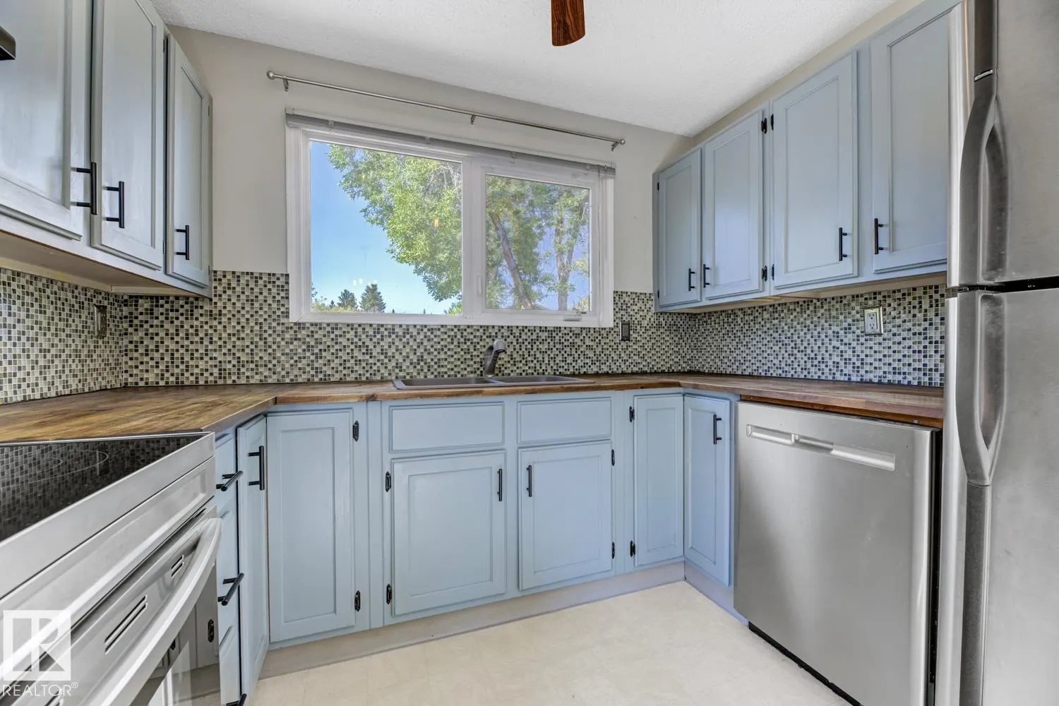 44 ATTWOOD Drive