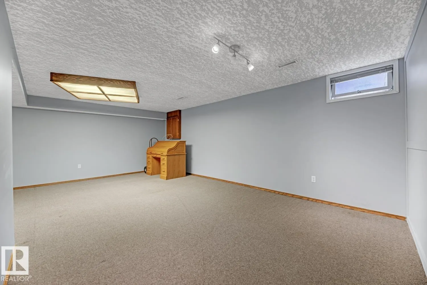 44 ATTWOOD Drive