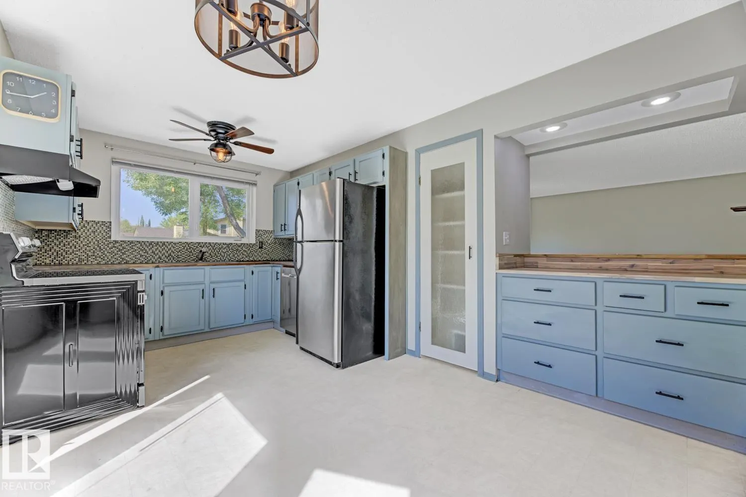 44 ATTWOOD Drive