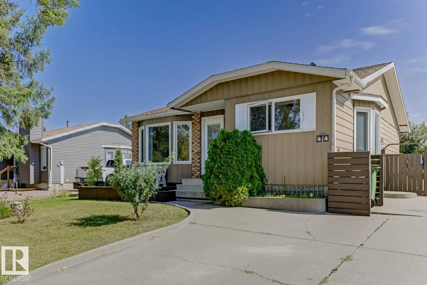 44 ATTWOOD Drive