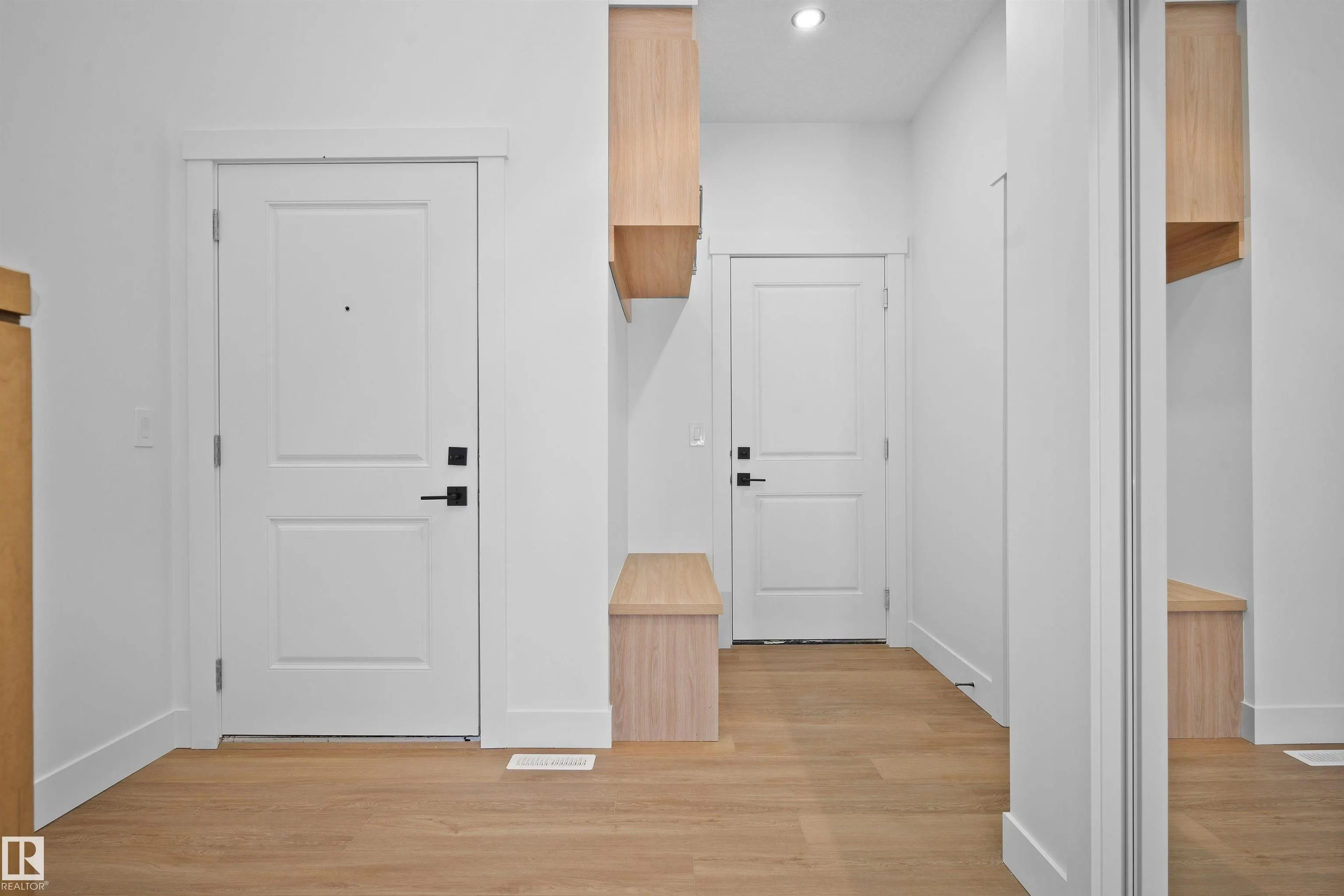 233 LINDEN Loop