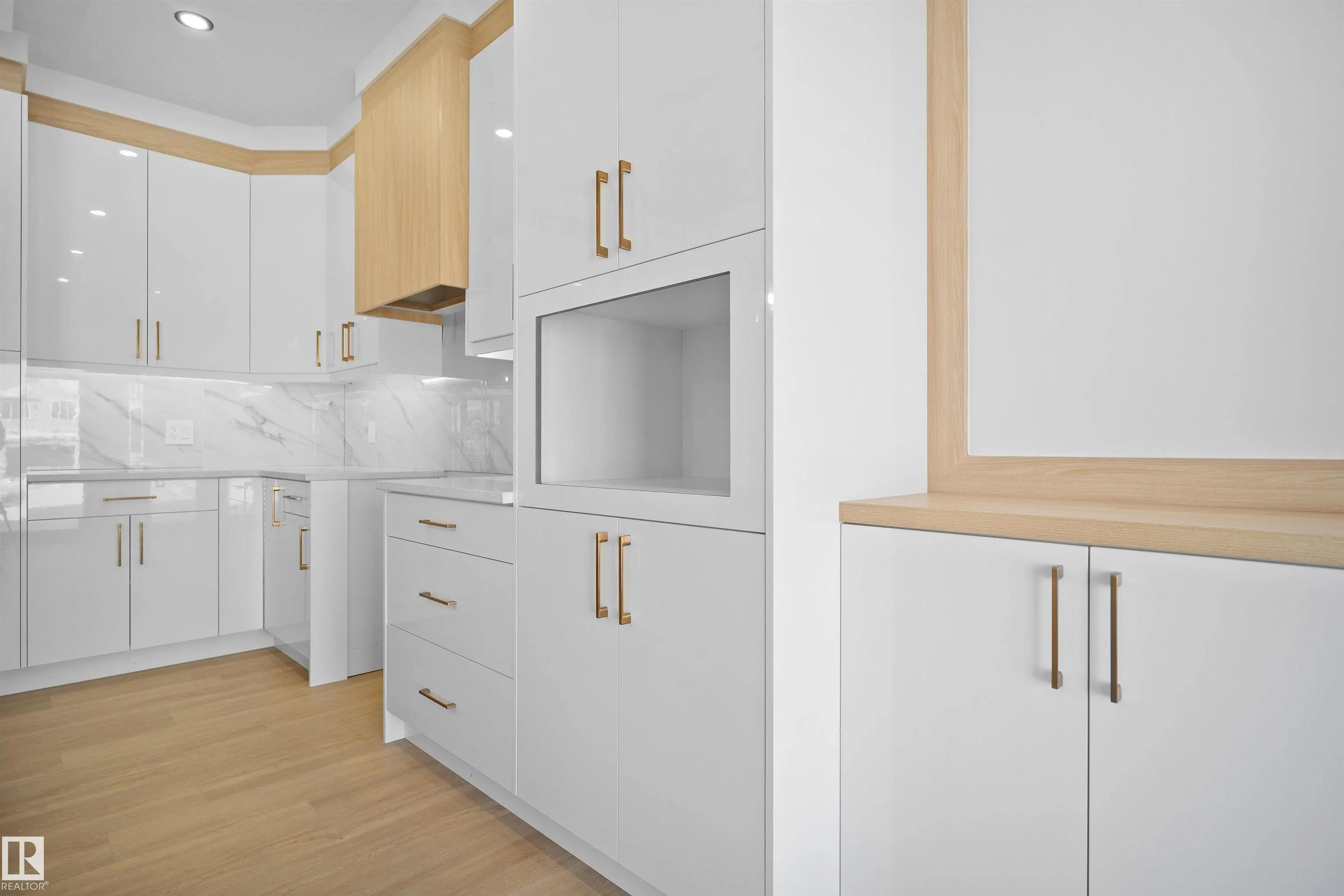 233 LINDEN Loop