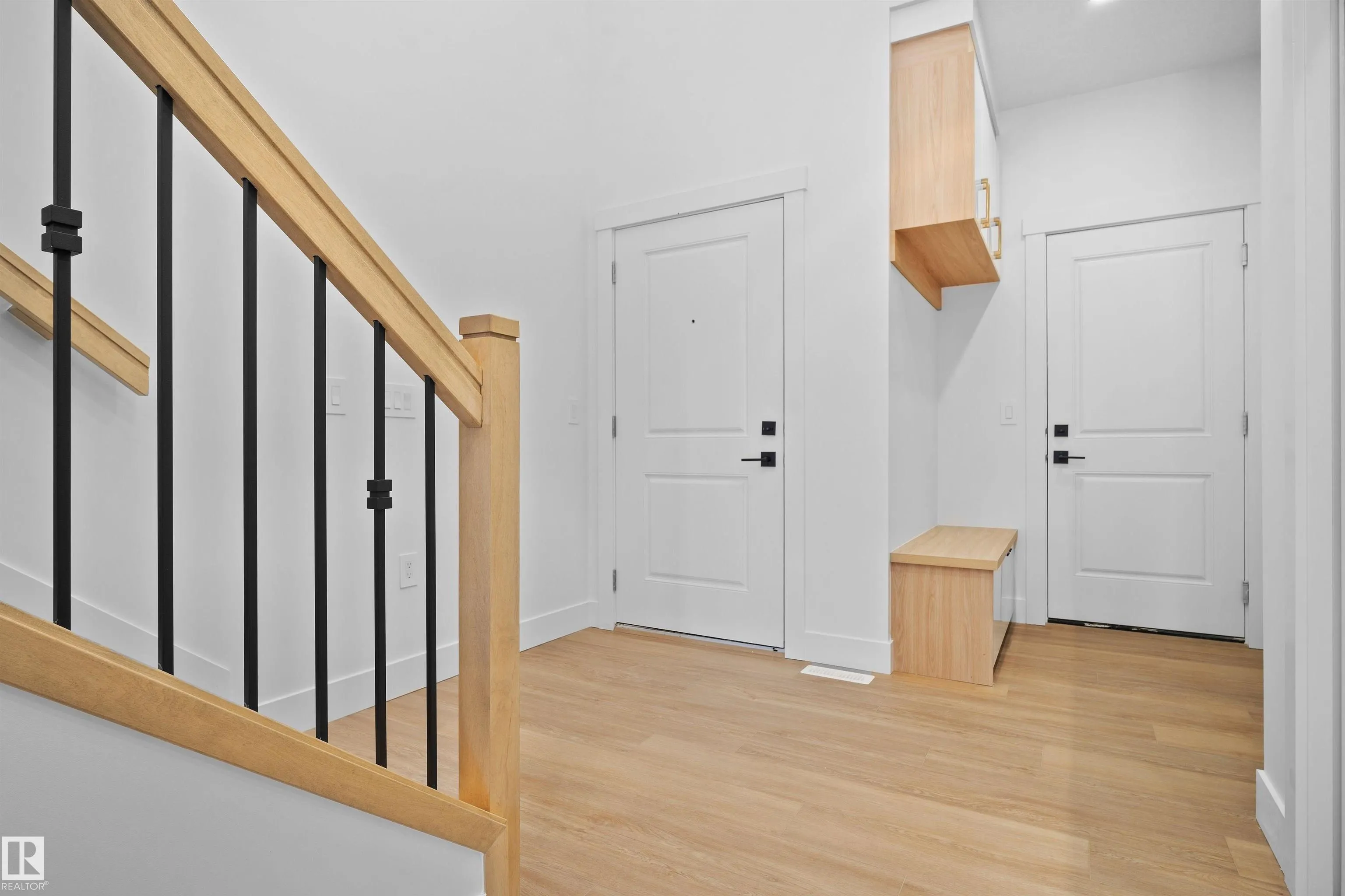 233 LINDEN Loop