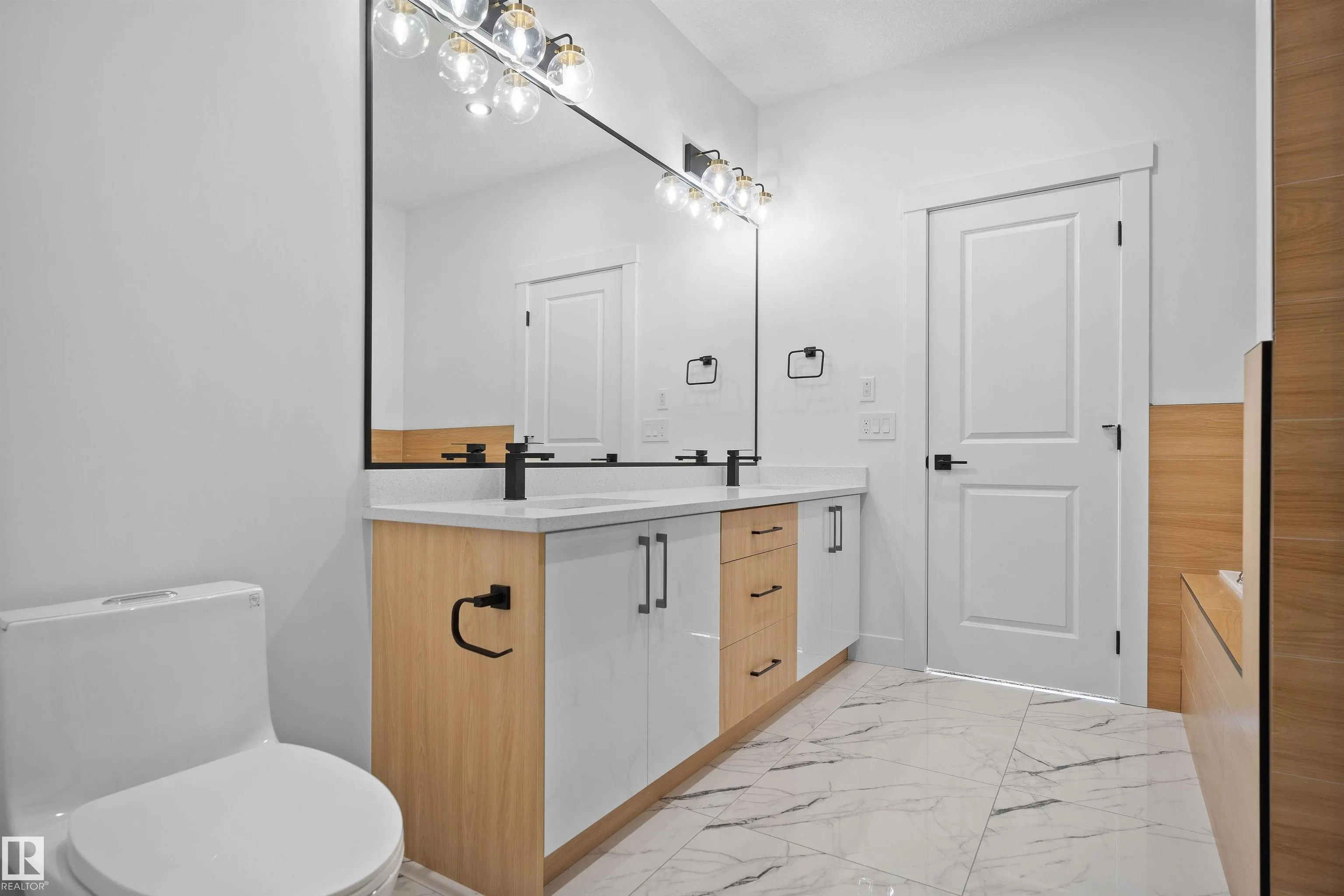 233 LINDEN Loop