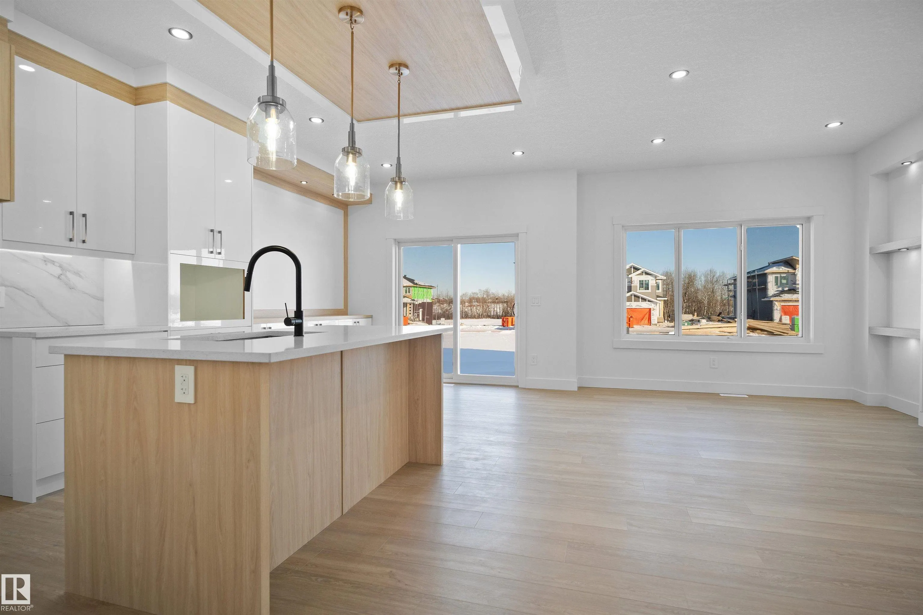 233 LINDEN Loop