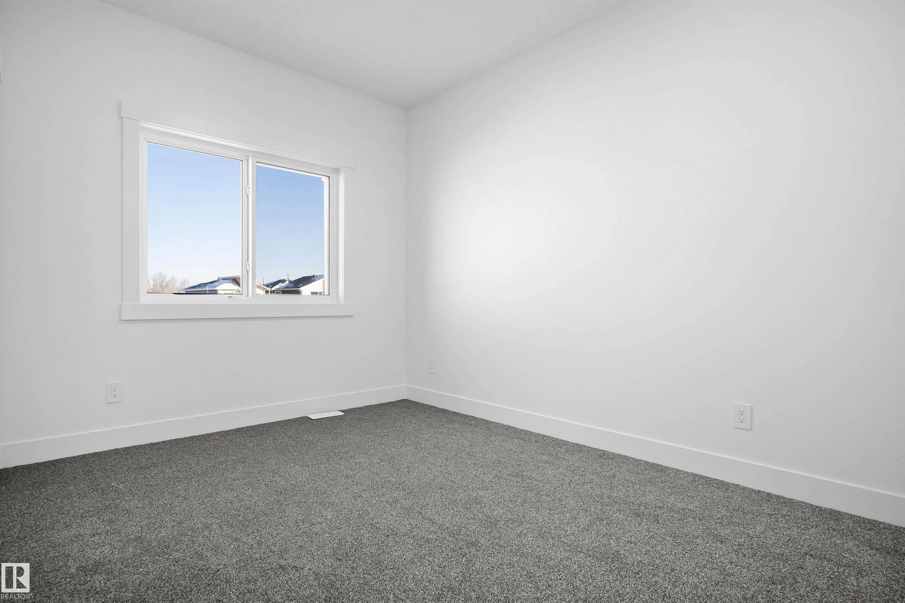233 LINDEN Loop