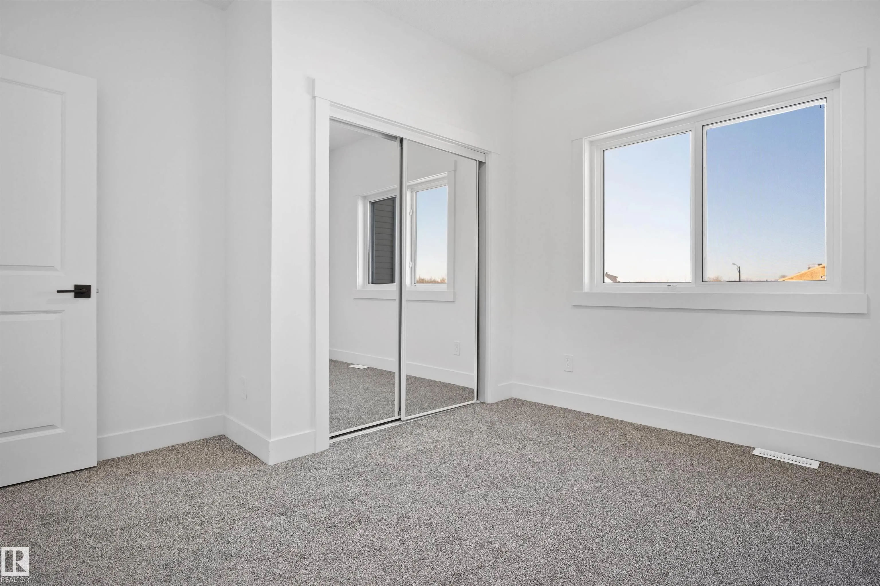 233 LINDEN Loop