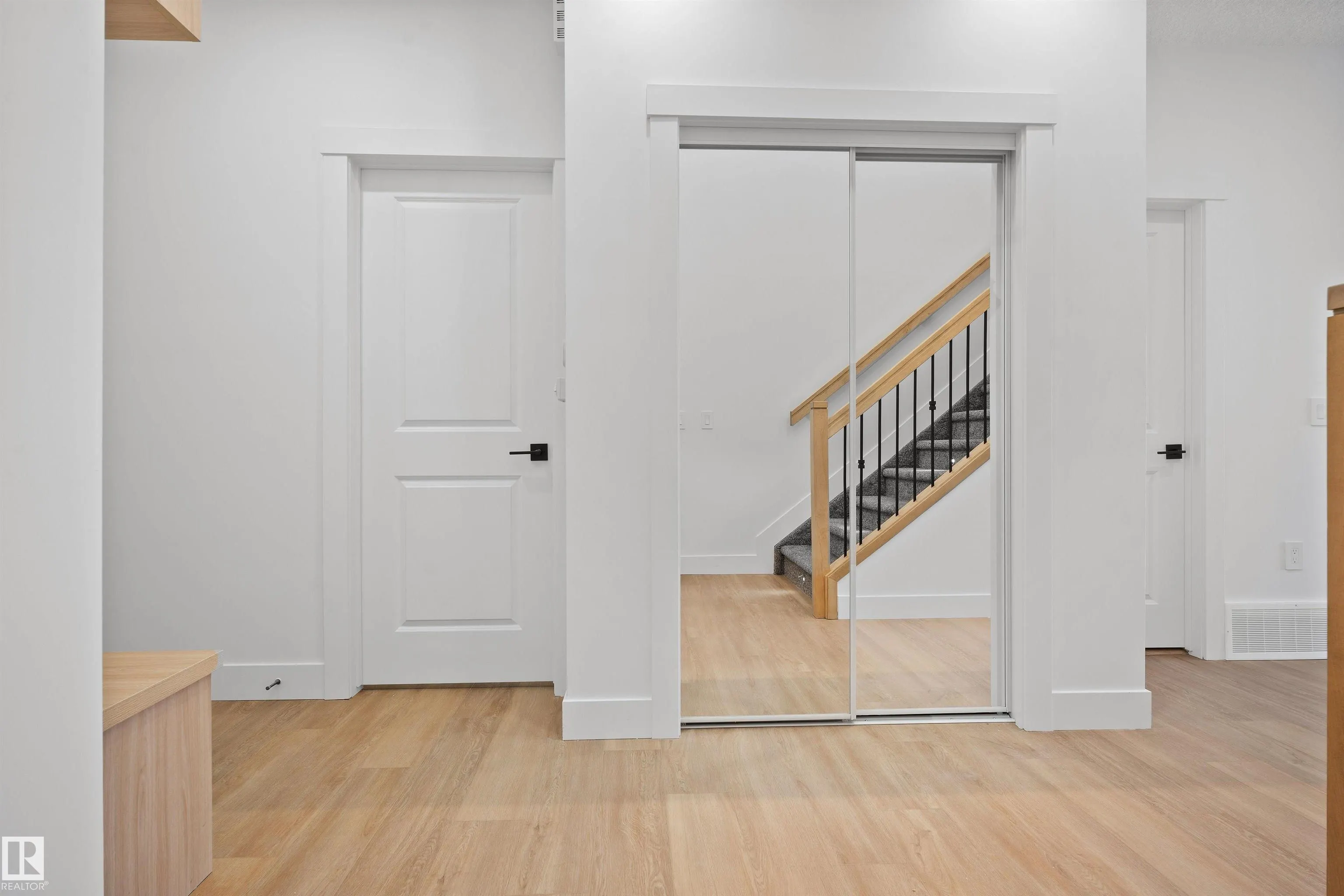 233 LINDEN Loop