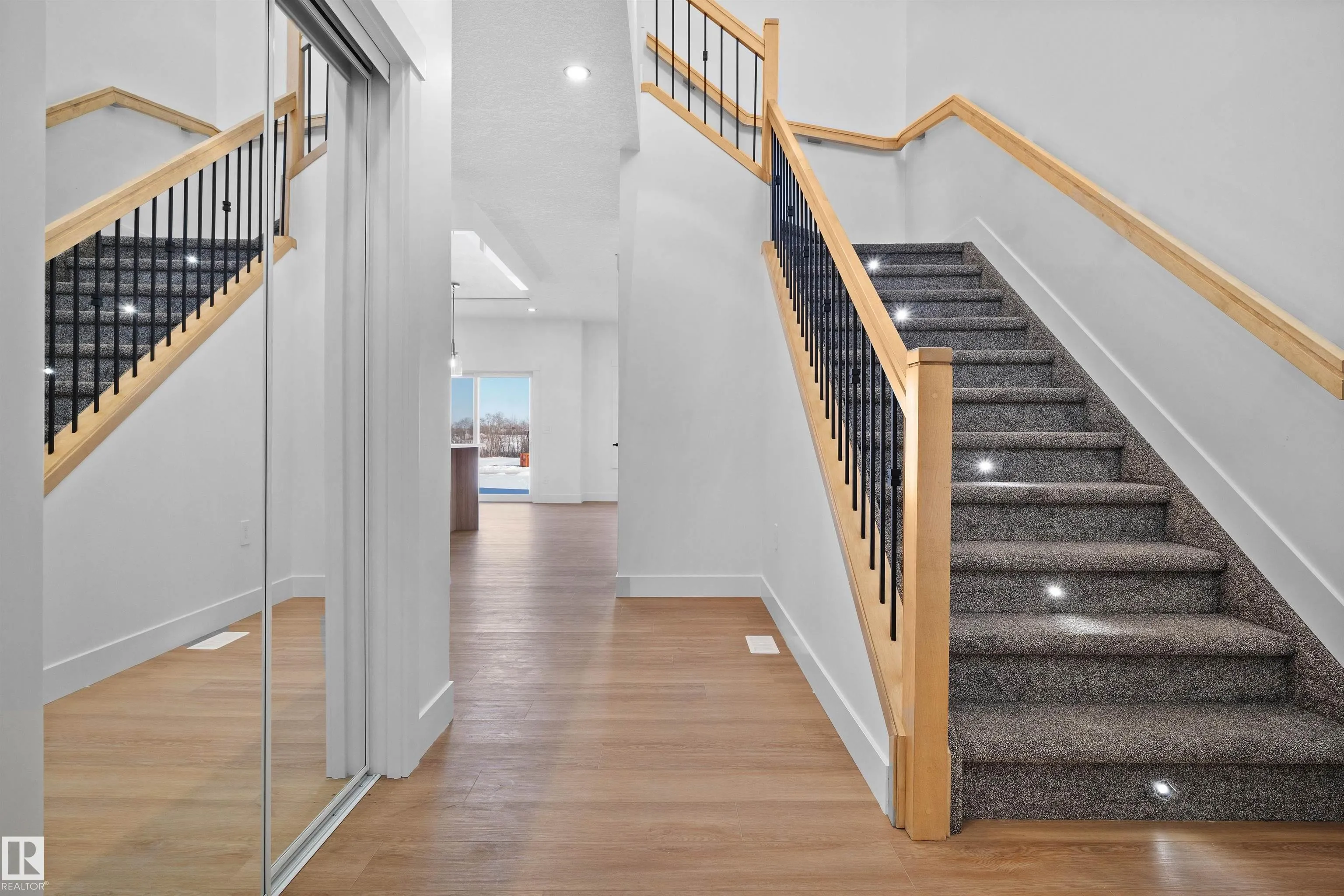 233 LINDEN Loop