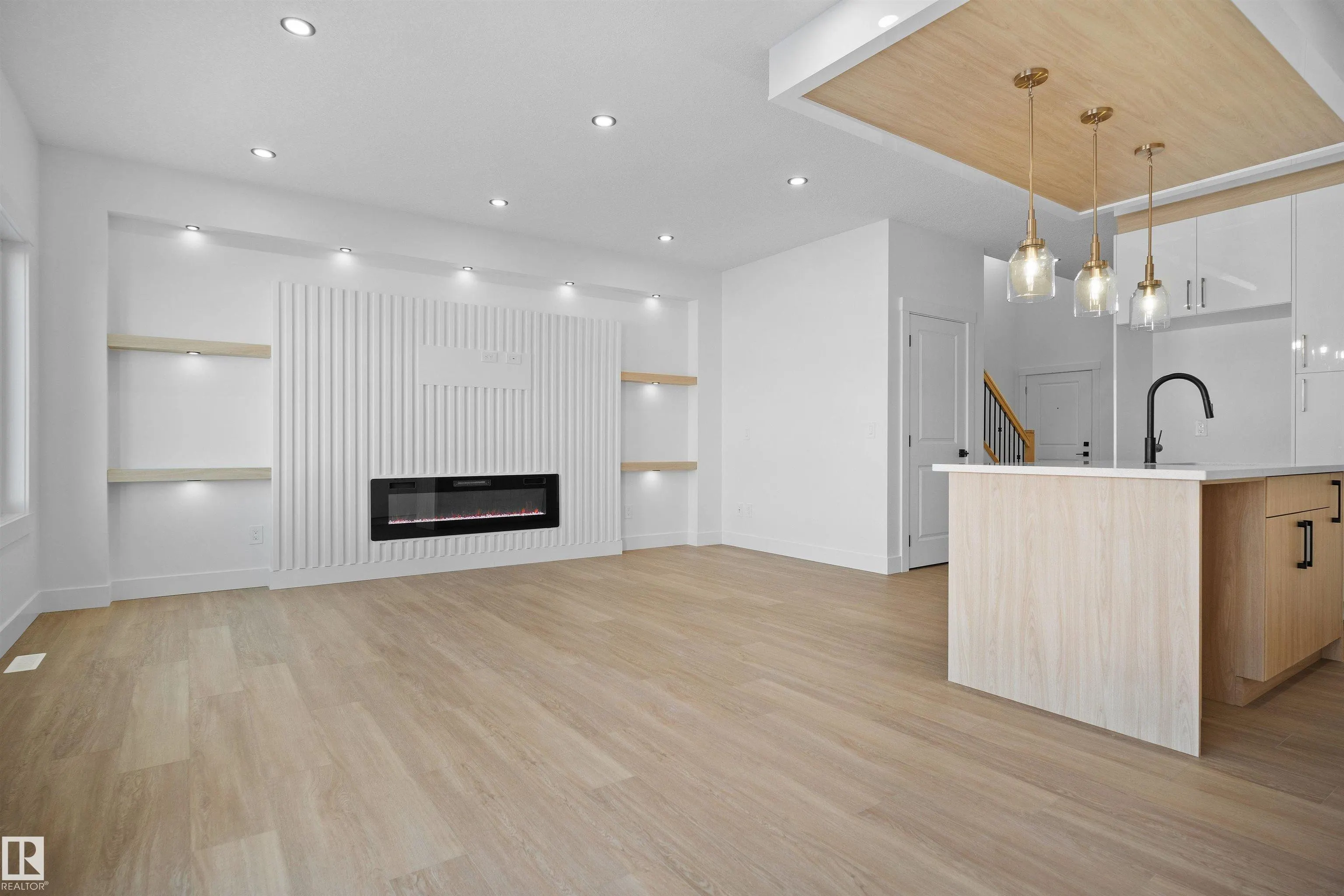 233 LINDEN Loop