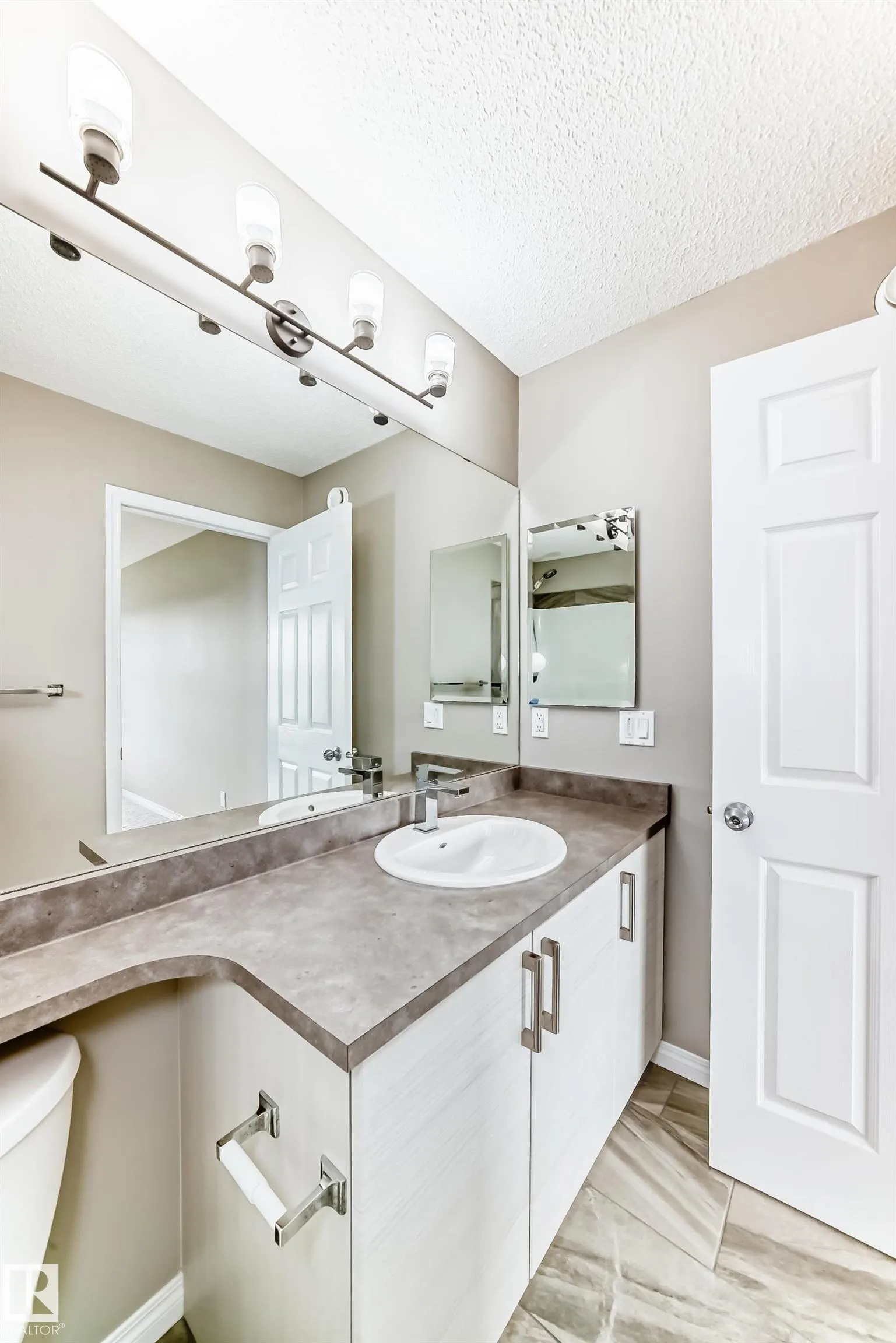 2271 PRICE Lane